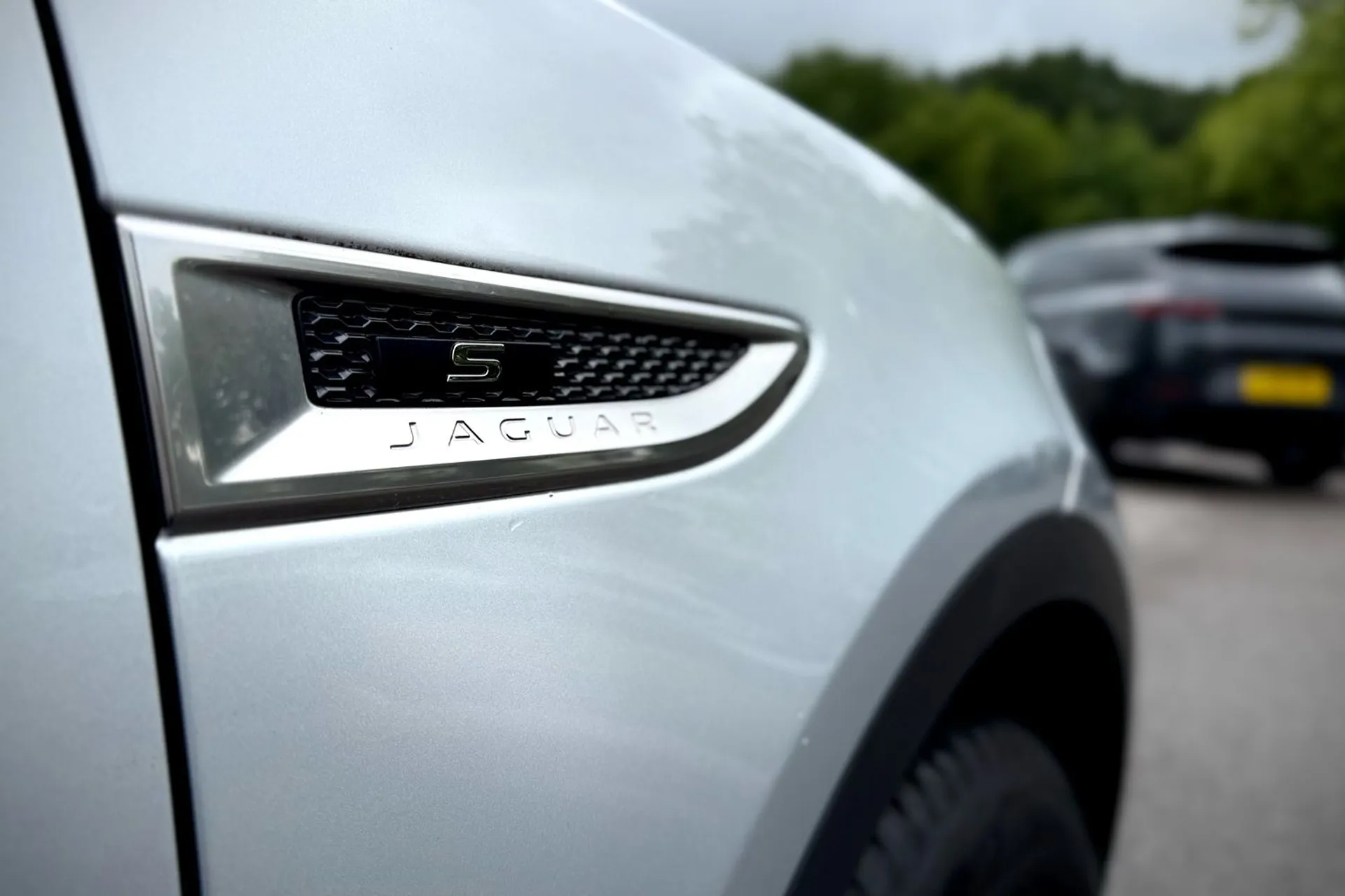 Jaguar E-PACE thumbnail image number 24