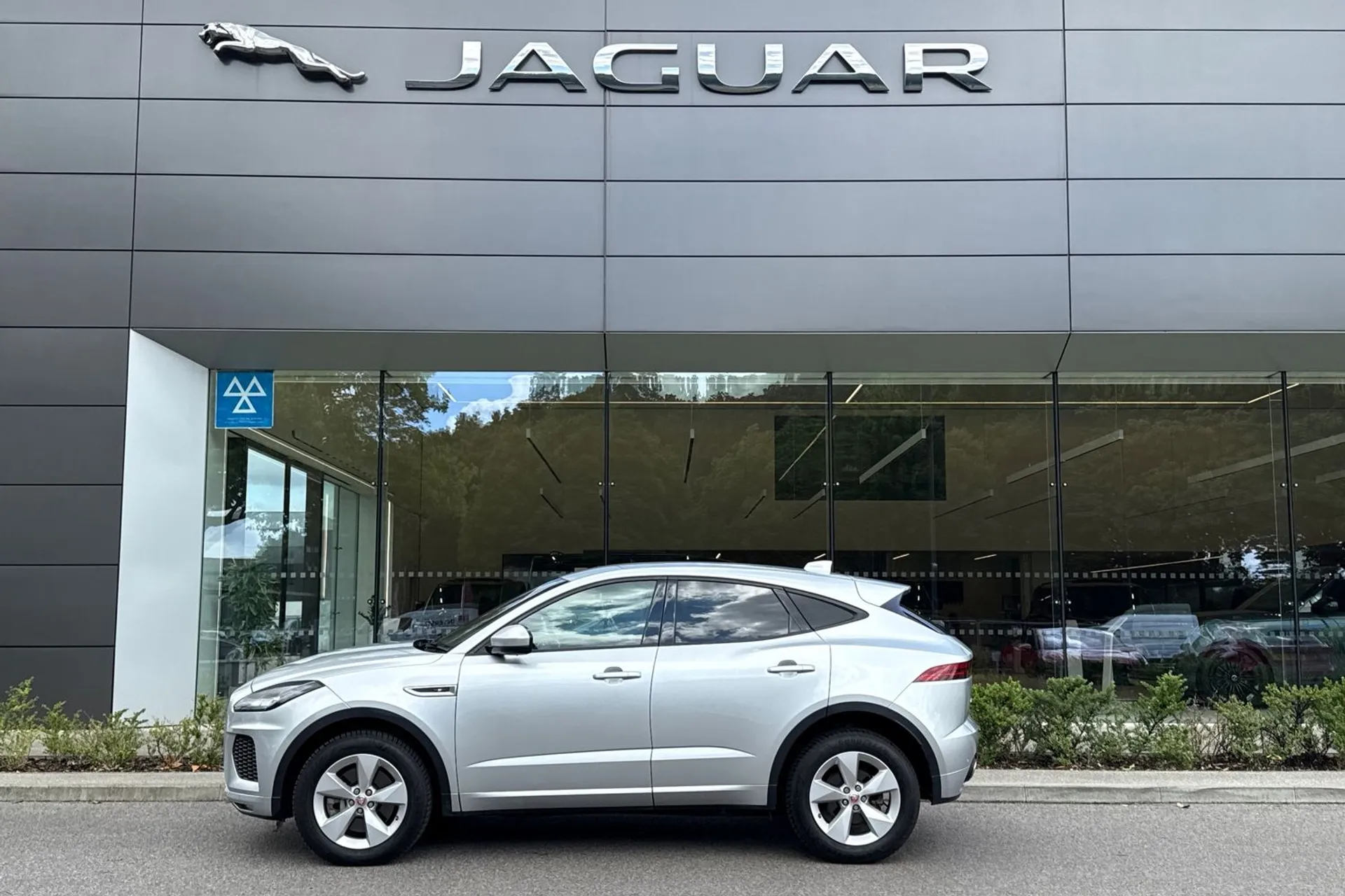 Jaguar E-PACE thumbnail image number 7