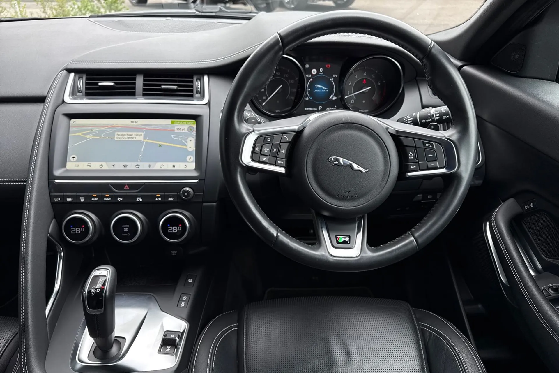 Jaguar E-PACE thumbnail image number 29