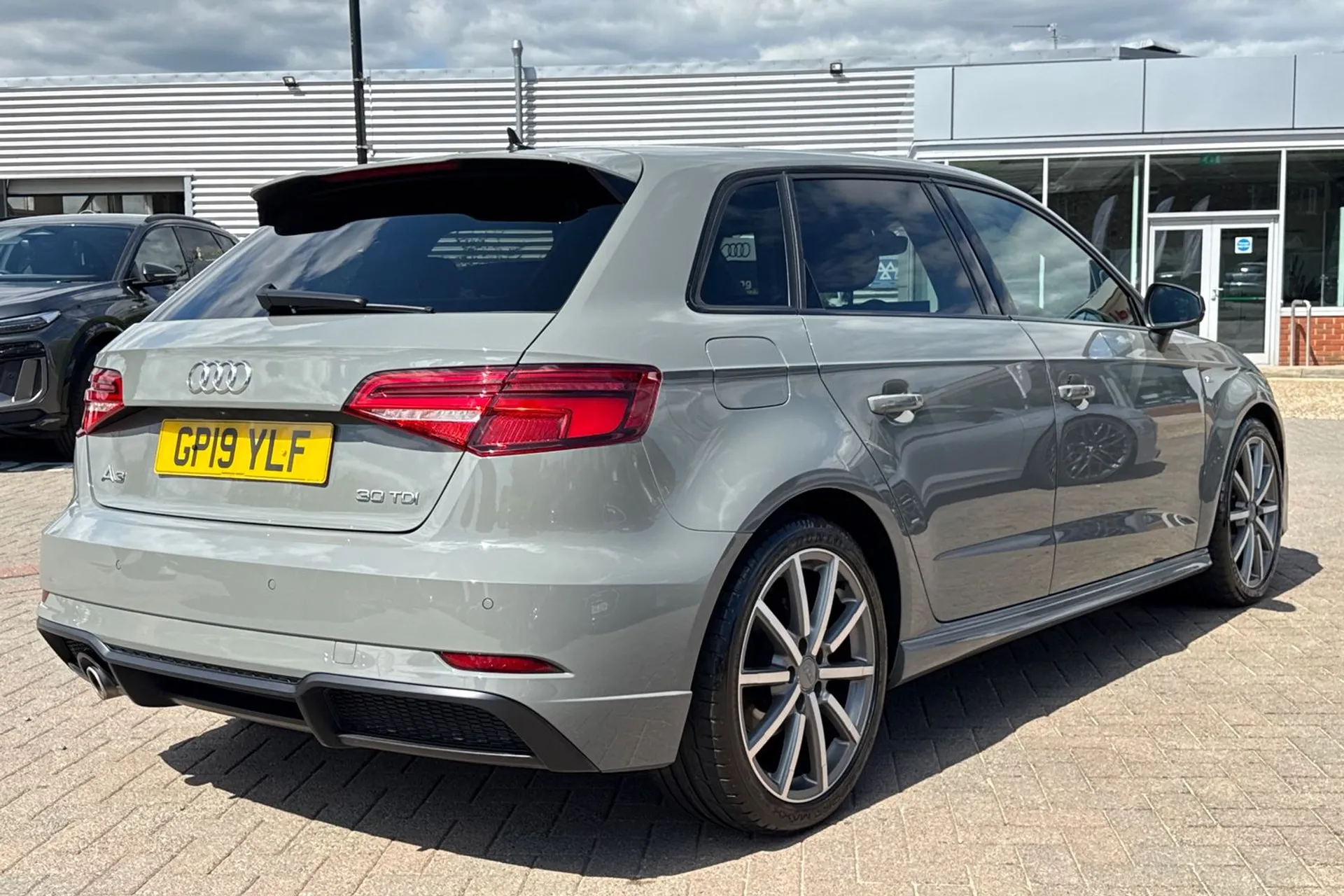 Audi A3 thumbnail image number 4