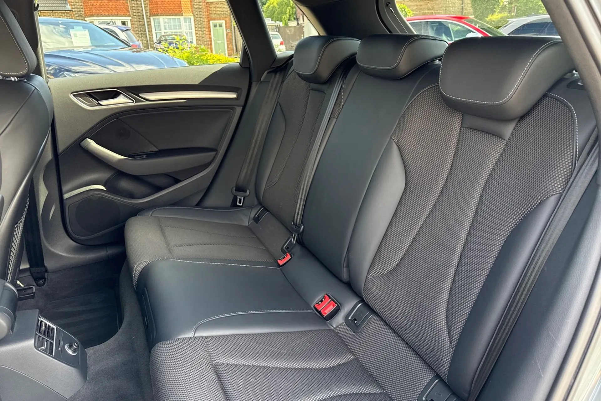 Audi A3 thumbnail image number 37