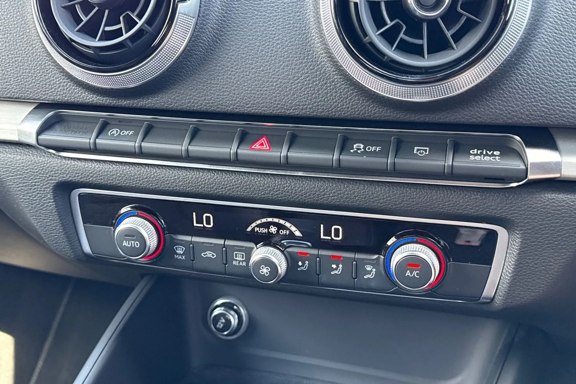 Audi A3 thumbnail image number 15