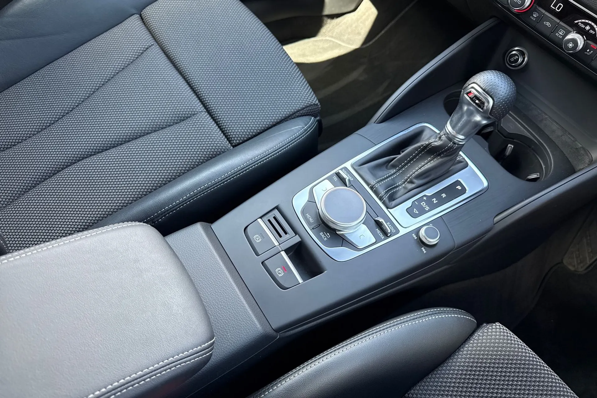 Audi A3 thumbnail image number 33