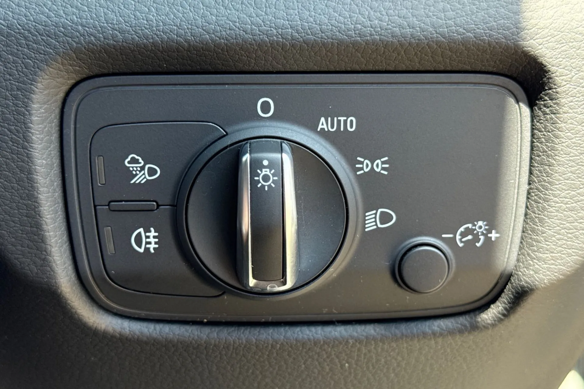Audi A3 thumbnail image number 21