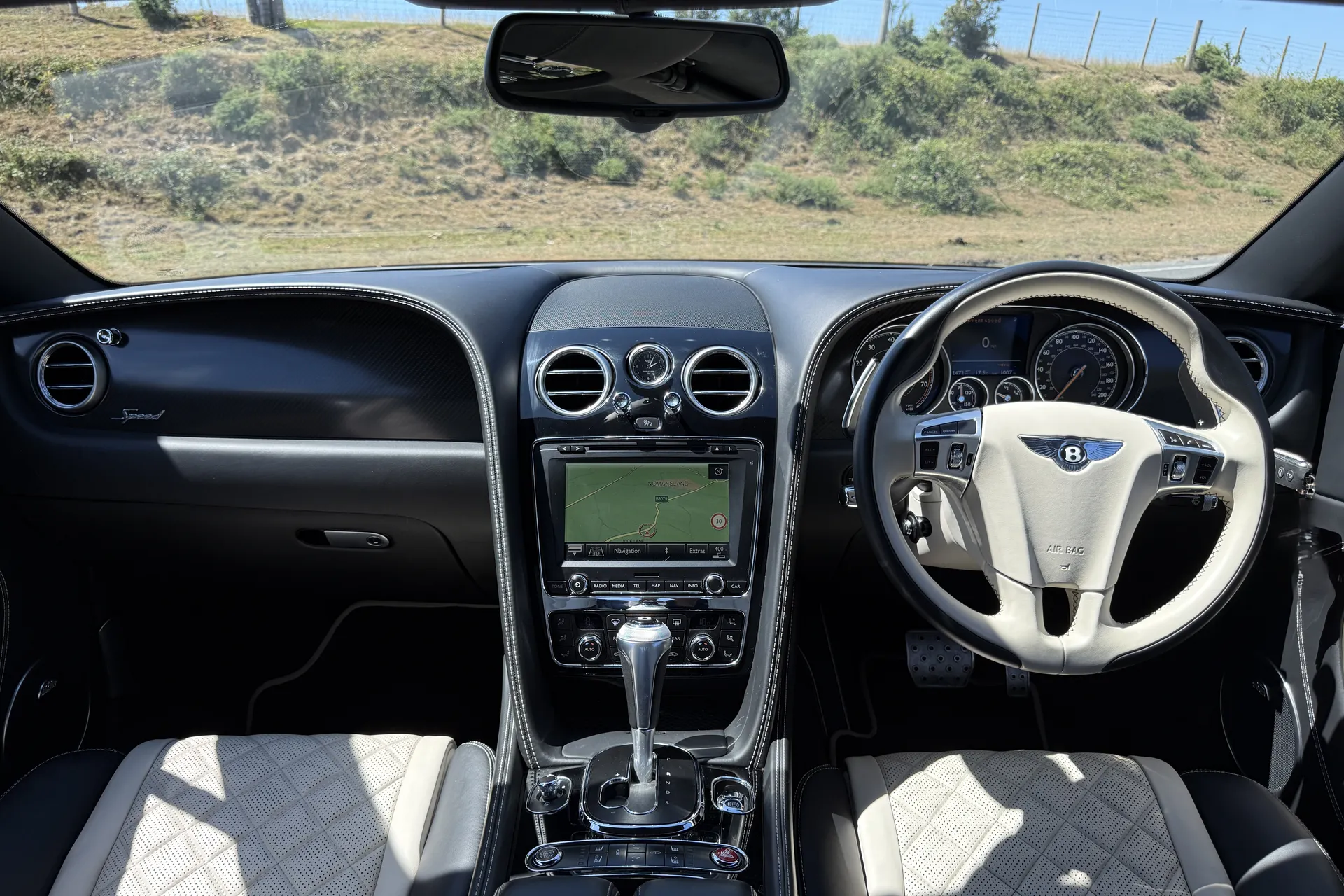 Bentley CONTINENTAL GT thumbnail image number 25