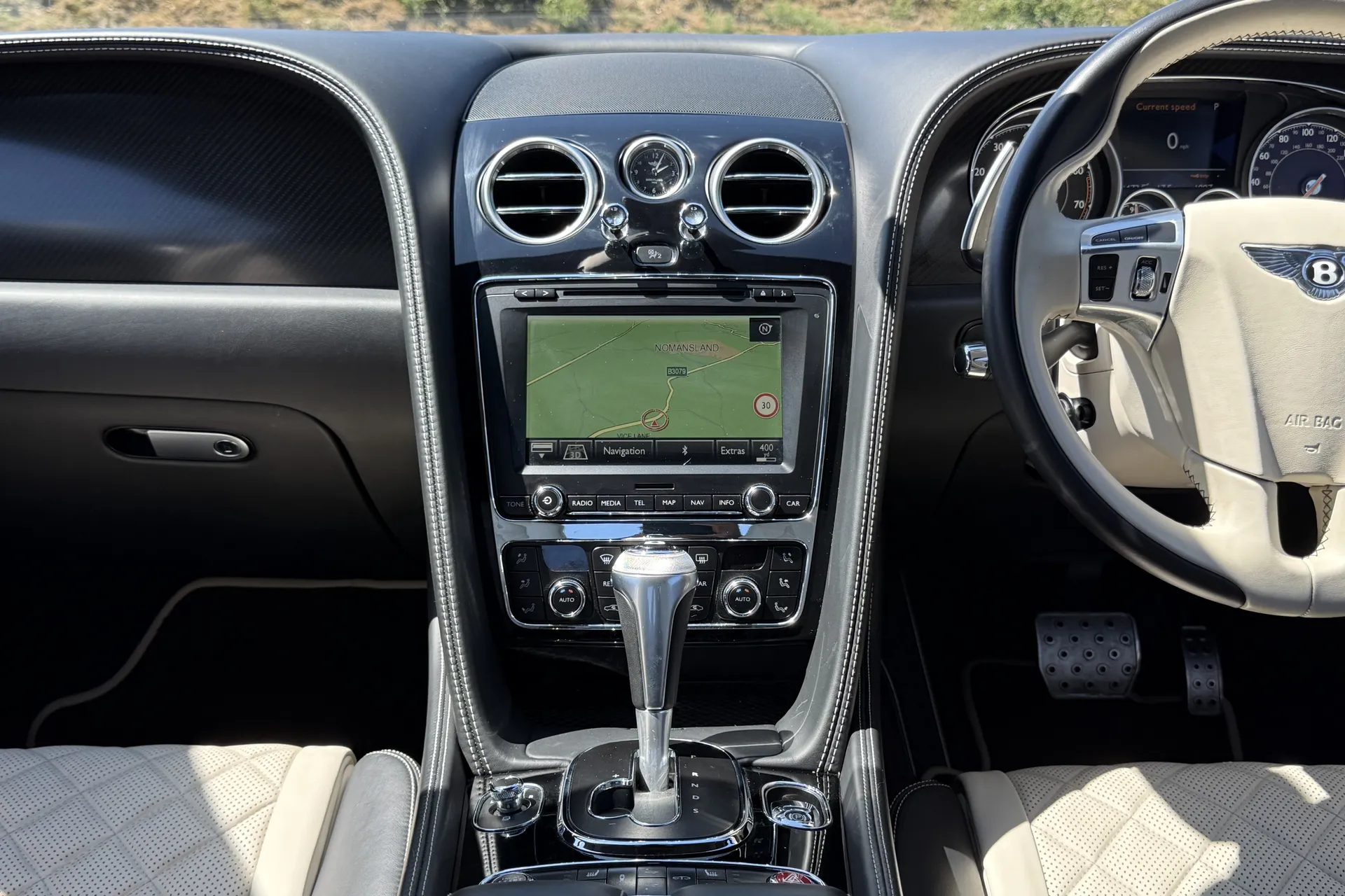 Bentley CONTINENTAL GT thumbnail image number 26
