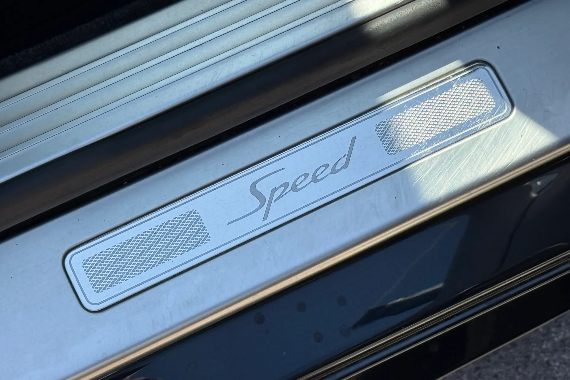 Bentley CONTINENTAL GT thumbnail image number 7
