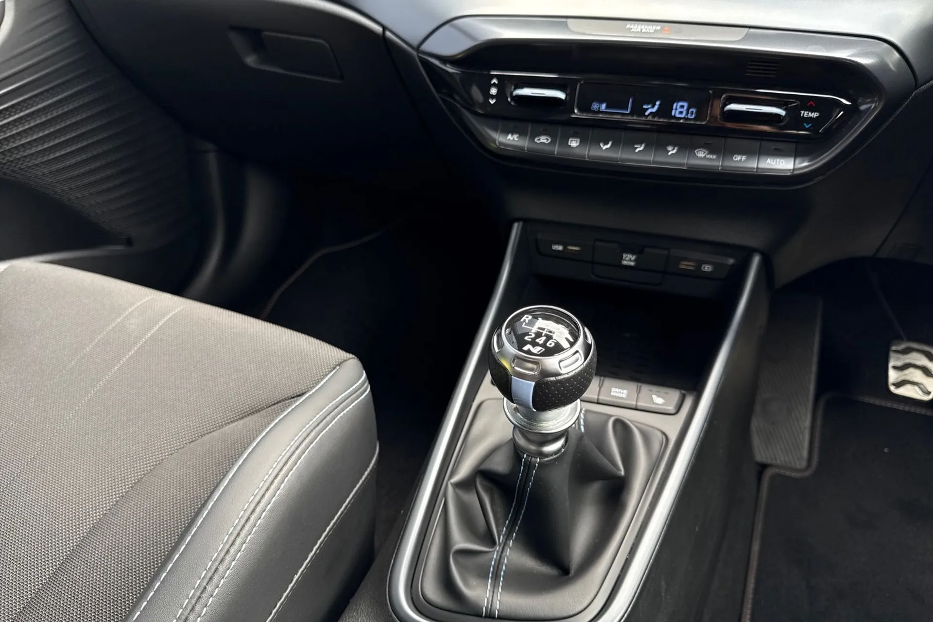 HYUNDAI I20 thumbnail image number 40