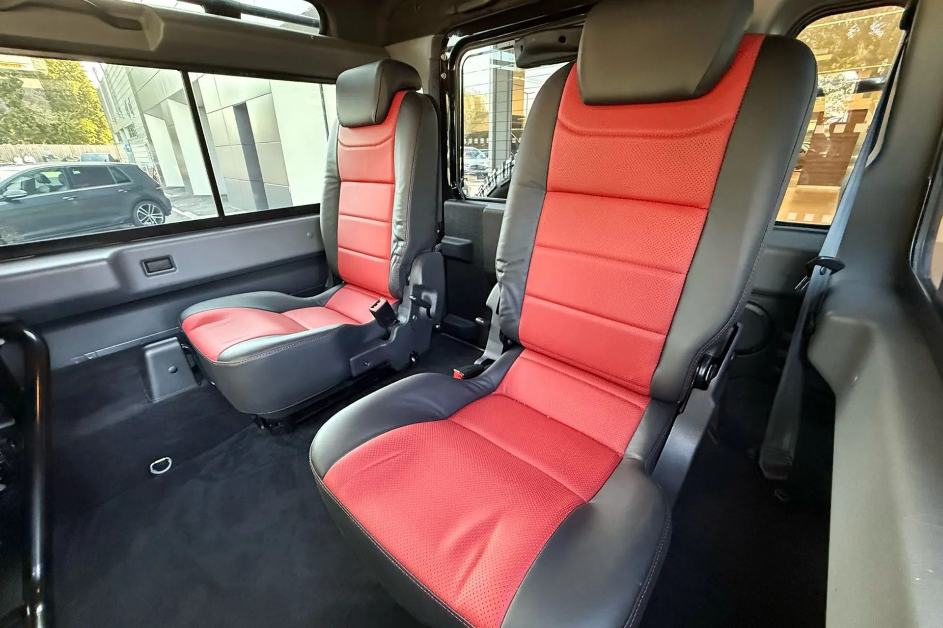 LAND ROVER DEFENDER thumbnail image number 42