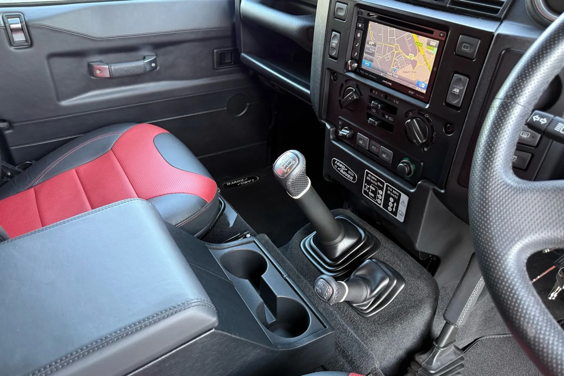LAND ROVER DEFENDER thumbnail image number 20