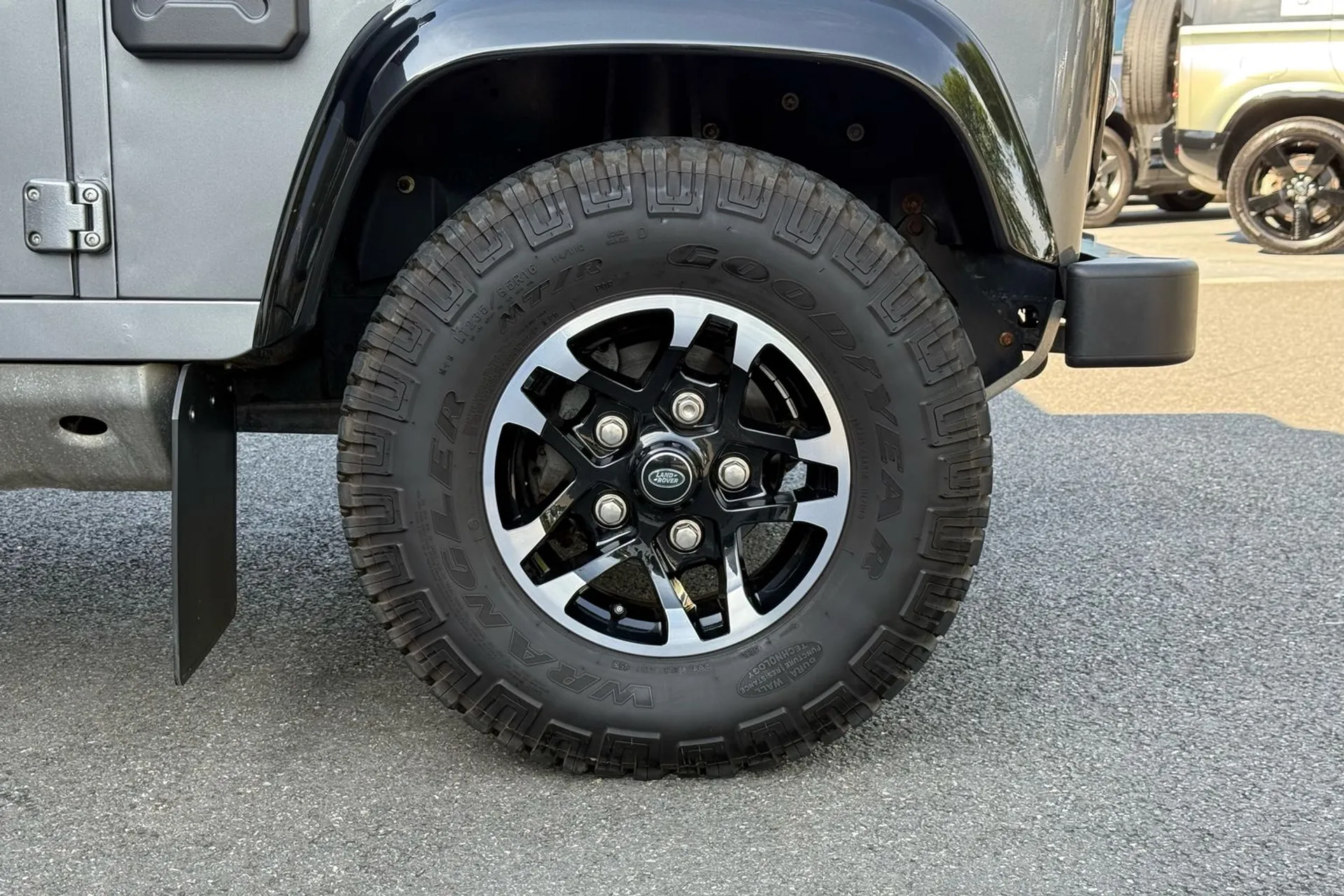 LAND ROVER DEFENDER thumbnail image number 22