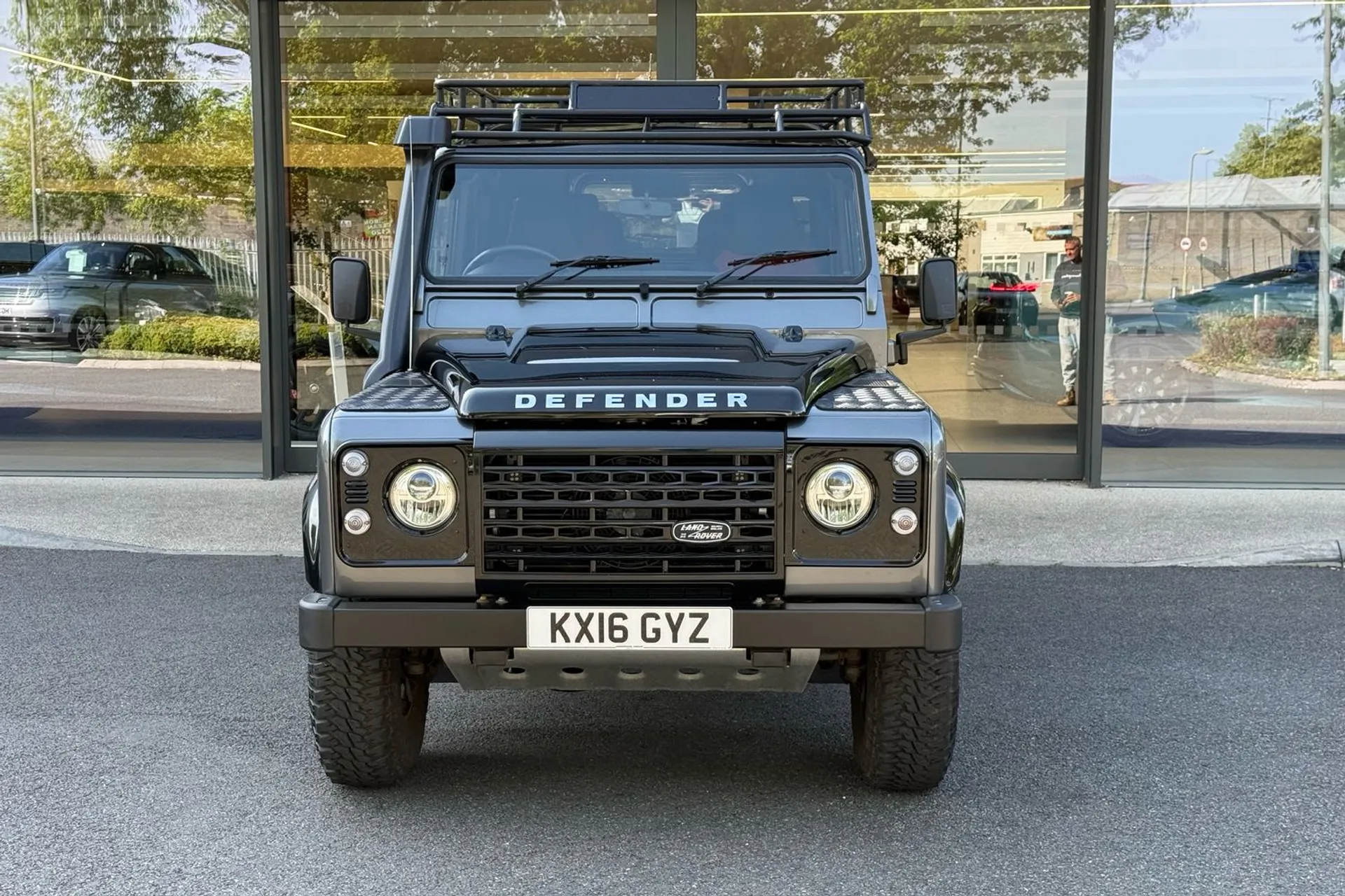 LAND ROVER DEFENDER thumbnail image number 6