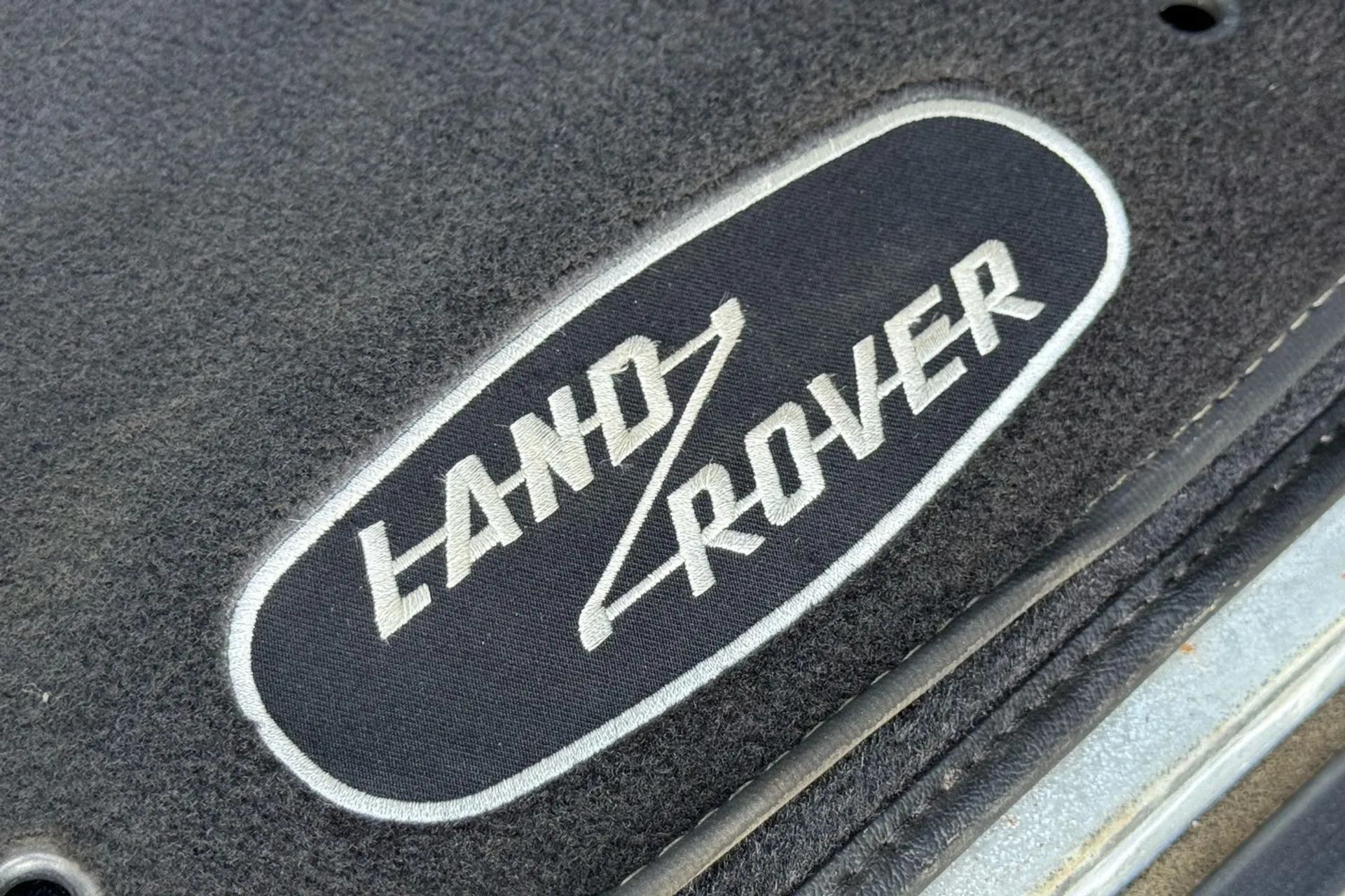 LAND ROVER DEFENDER thumbnail image number 23