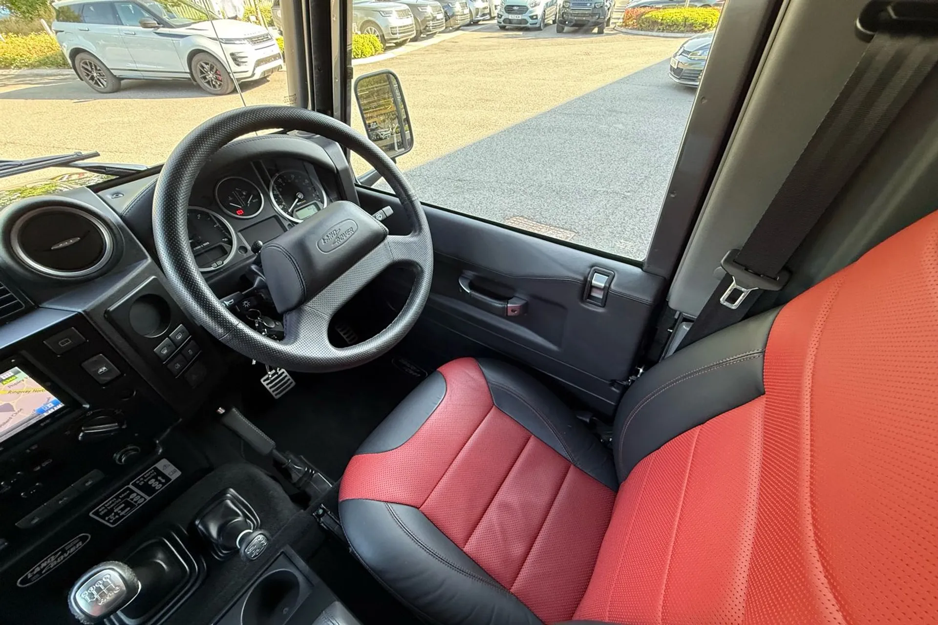 LAND ROVER DEFENDER thumbnail image number 15