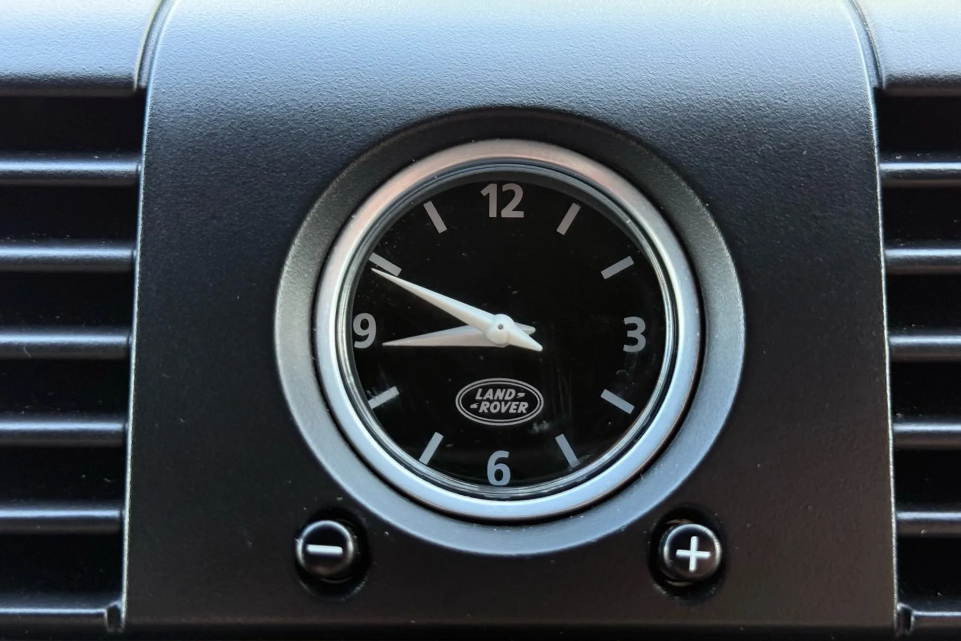 LAND ROVER DEFENDER thumbnail image number 19