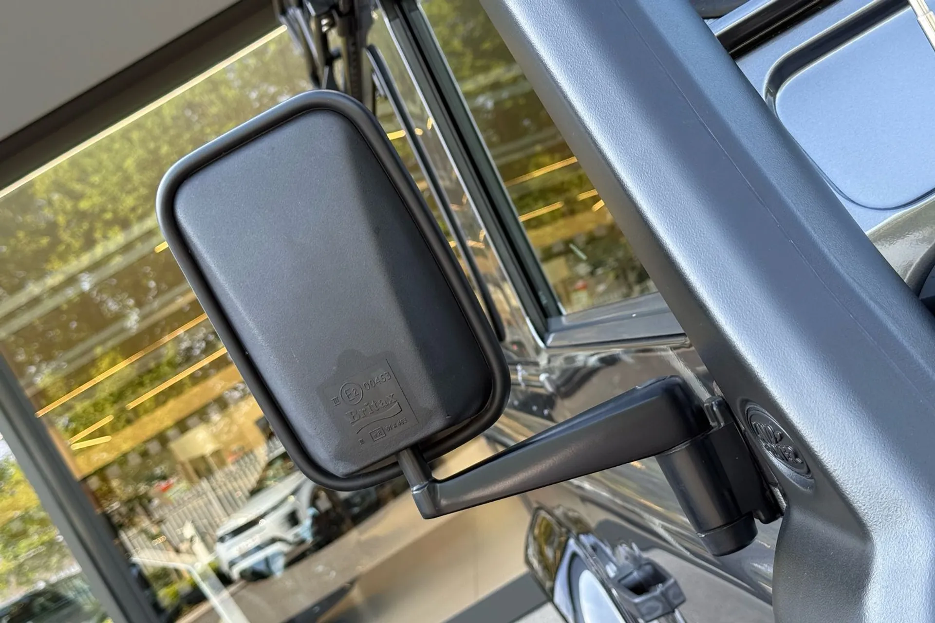 LAND ROVER DEFENDER thumbnail image number 50