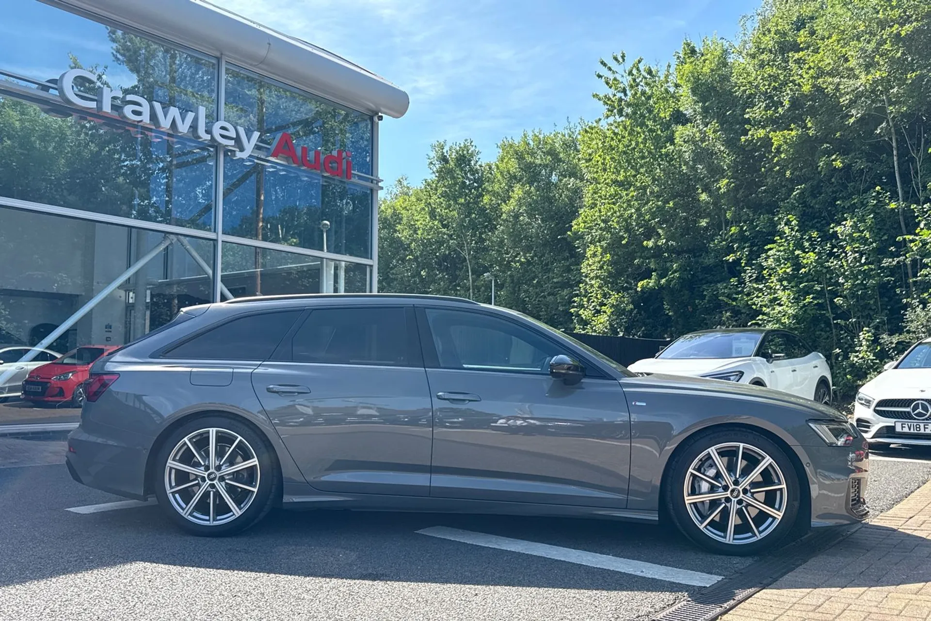 Audi A6 thumbnail image number 2