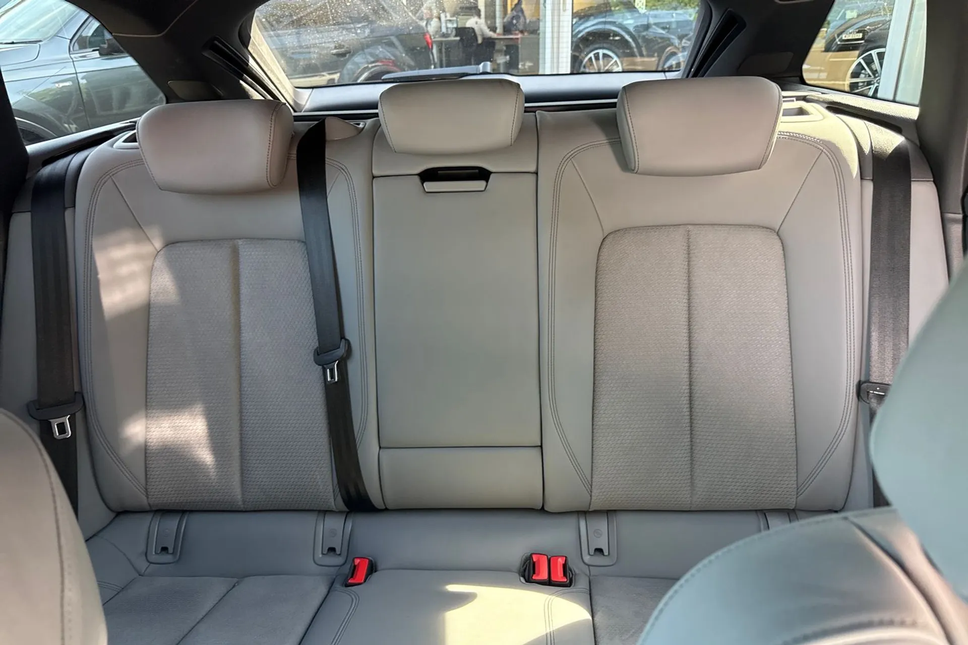 Audi A6 thumbnail image number 30