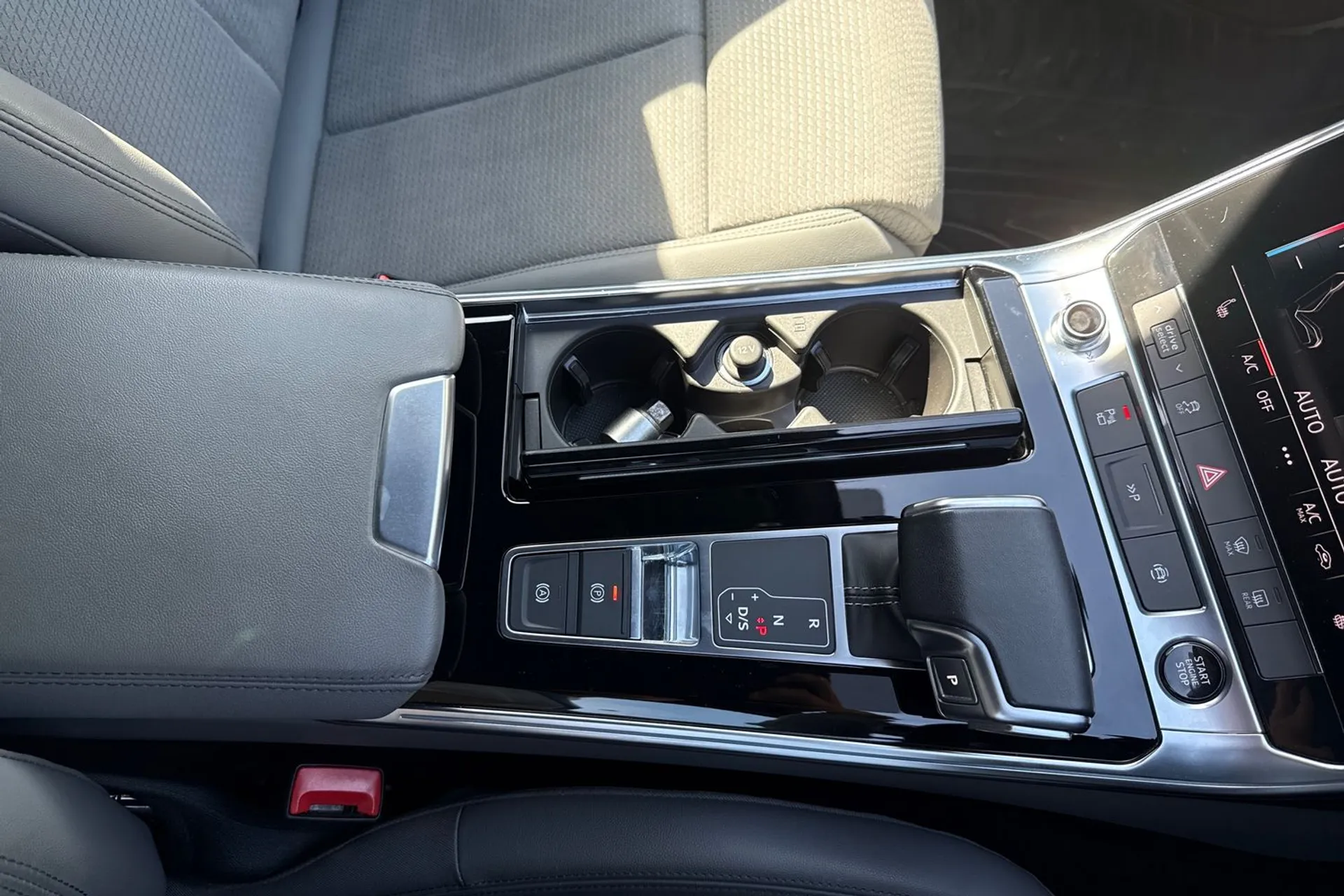 Audi A6 thumbnail image number 42