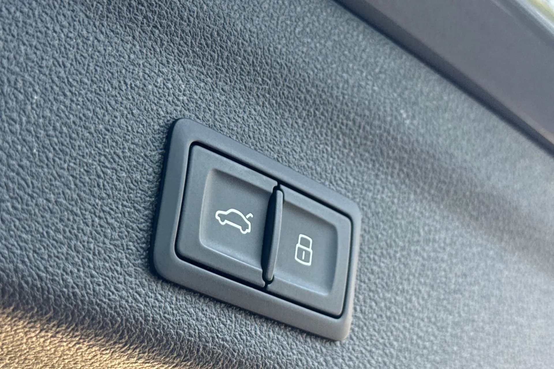 Audi A6 thumbnail image number 19