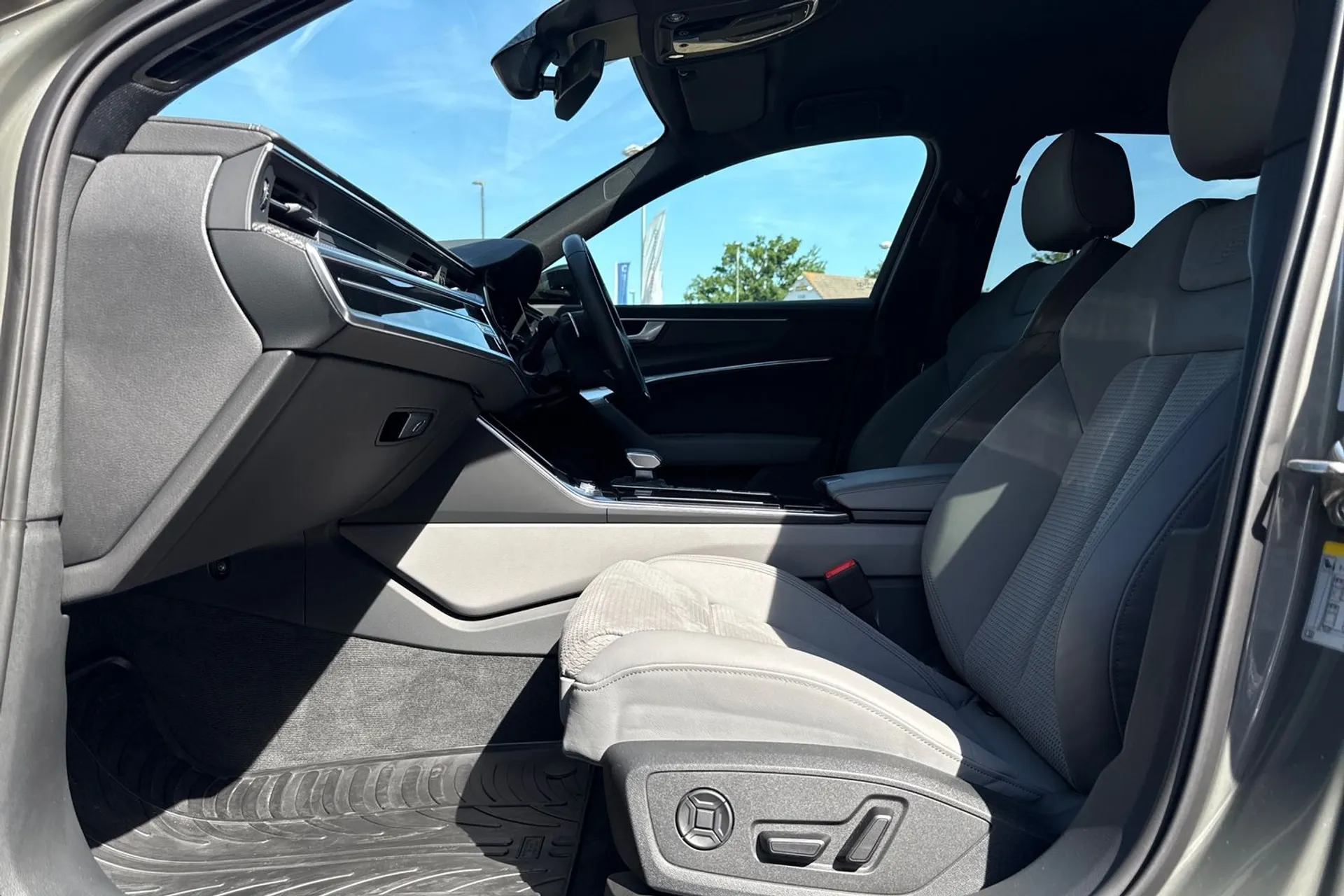 Audi A6 thumbnail image number 27