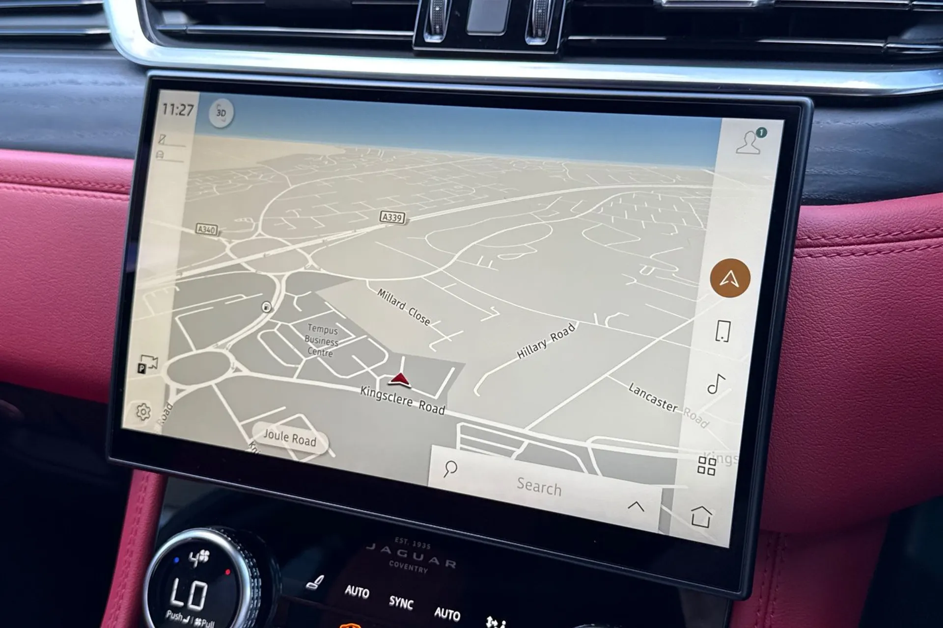 Jaguar F-PACE thumbnail image number 27