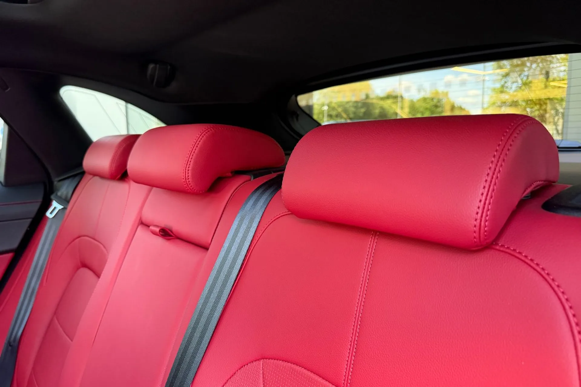 Jaguar F-PACE thumbnail image number 49
