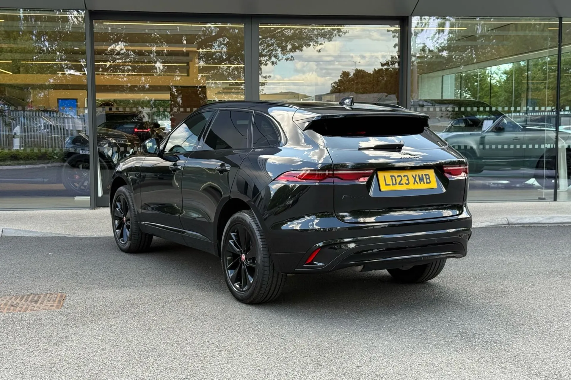 Jaguar F-PACE thumbnail image number 60