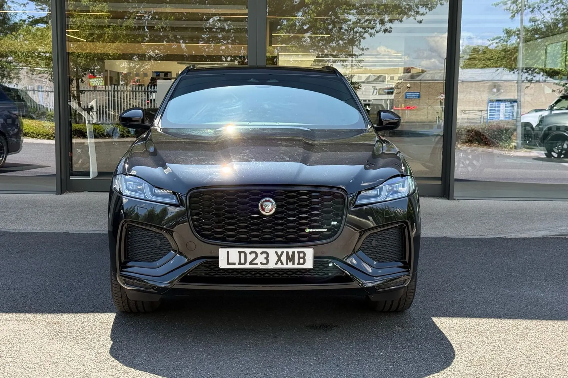 Jaguar F-PACE thumbnail image number 6