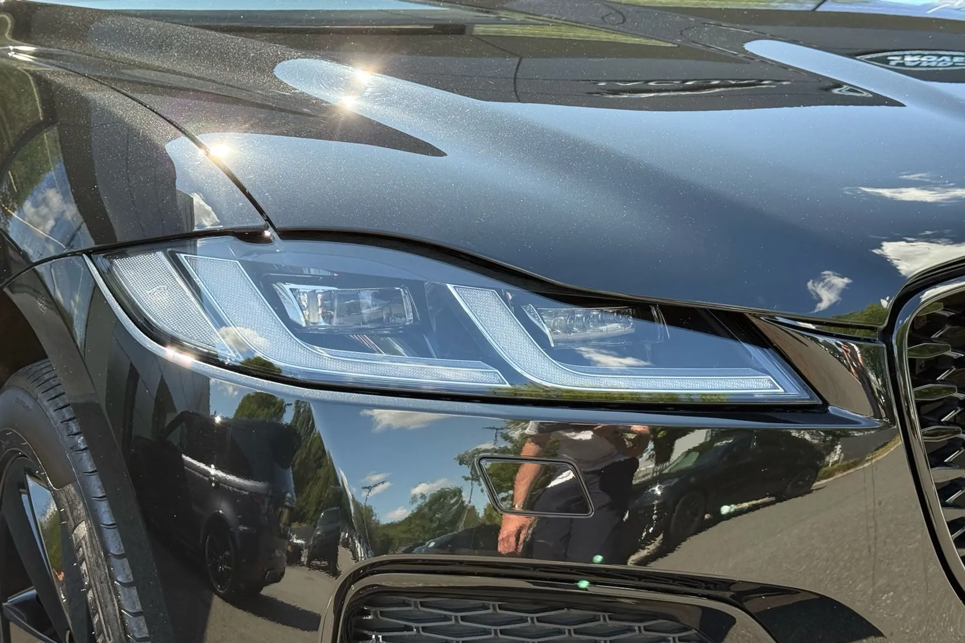 Jaguar F-PACE thumbnail image number 57