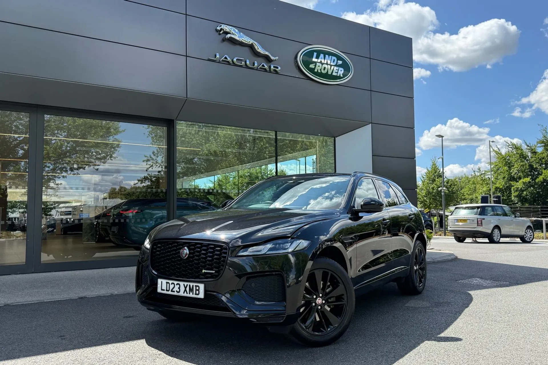 Jaguar F-PACE thumbnail image number 26