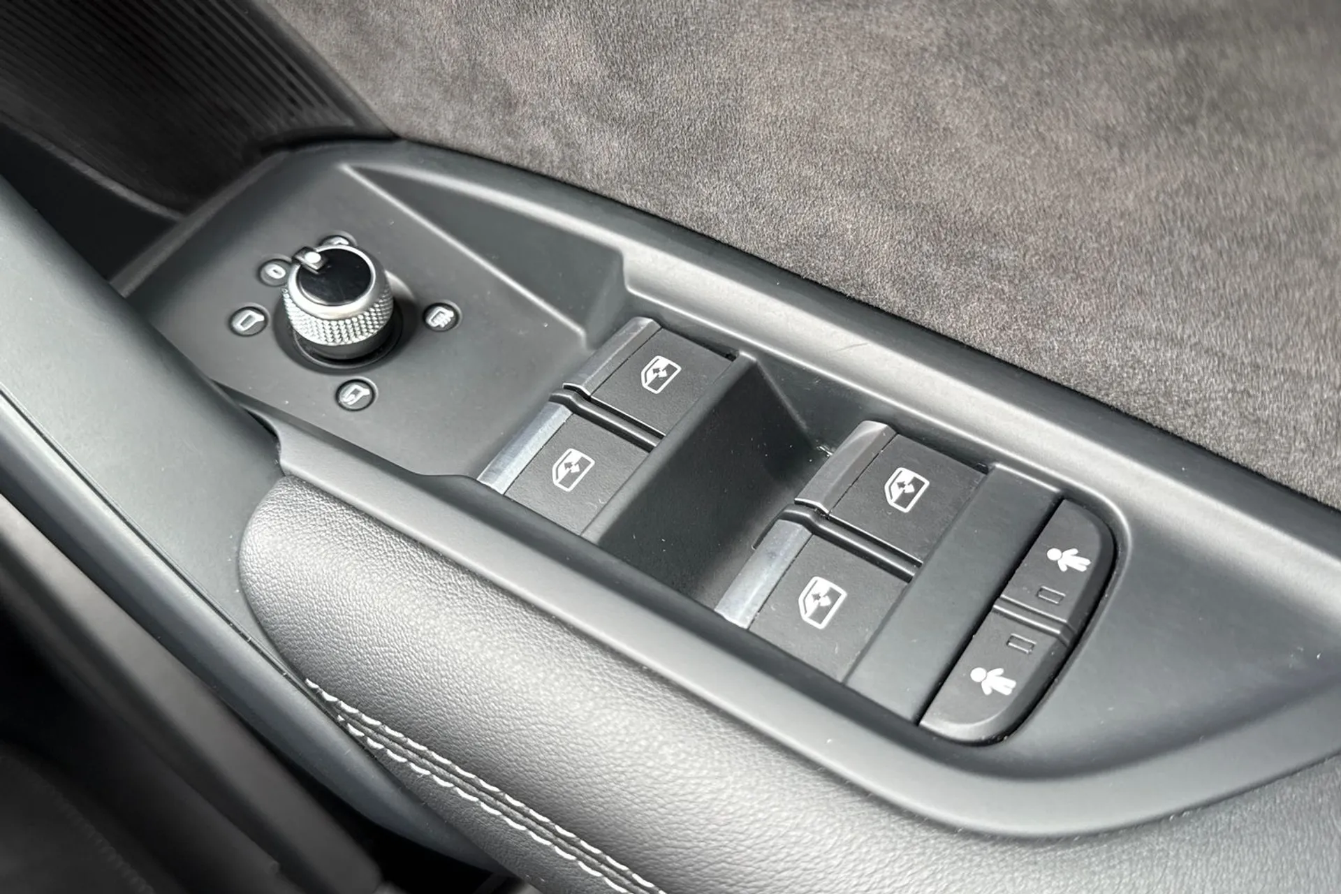 Audi Q5 thumbnail image number 23