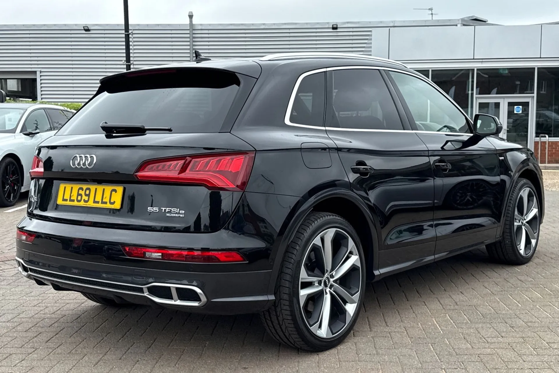 Audi Q5 thumbnail image number 4