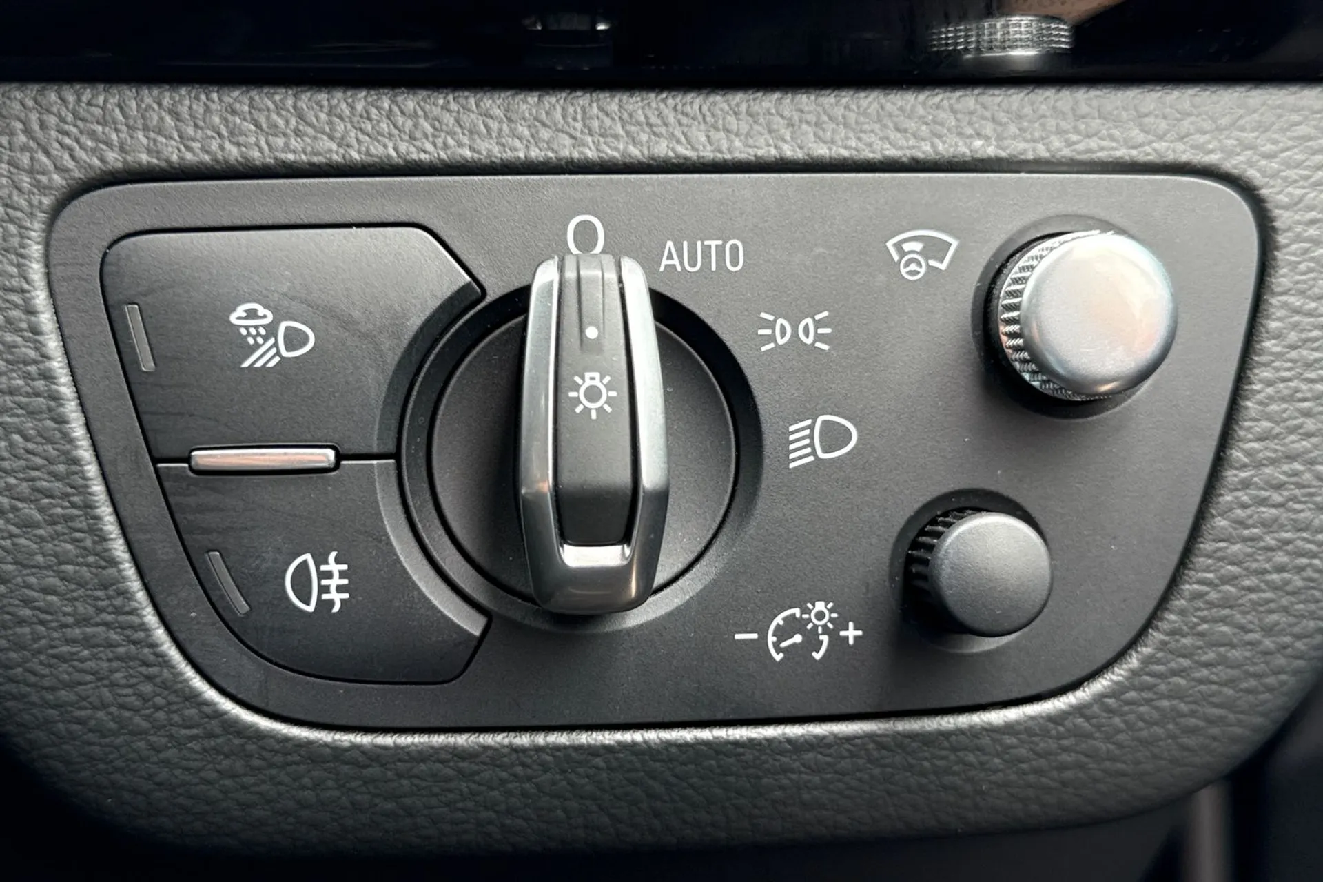 Audi Q5 thumbnail image number 28