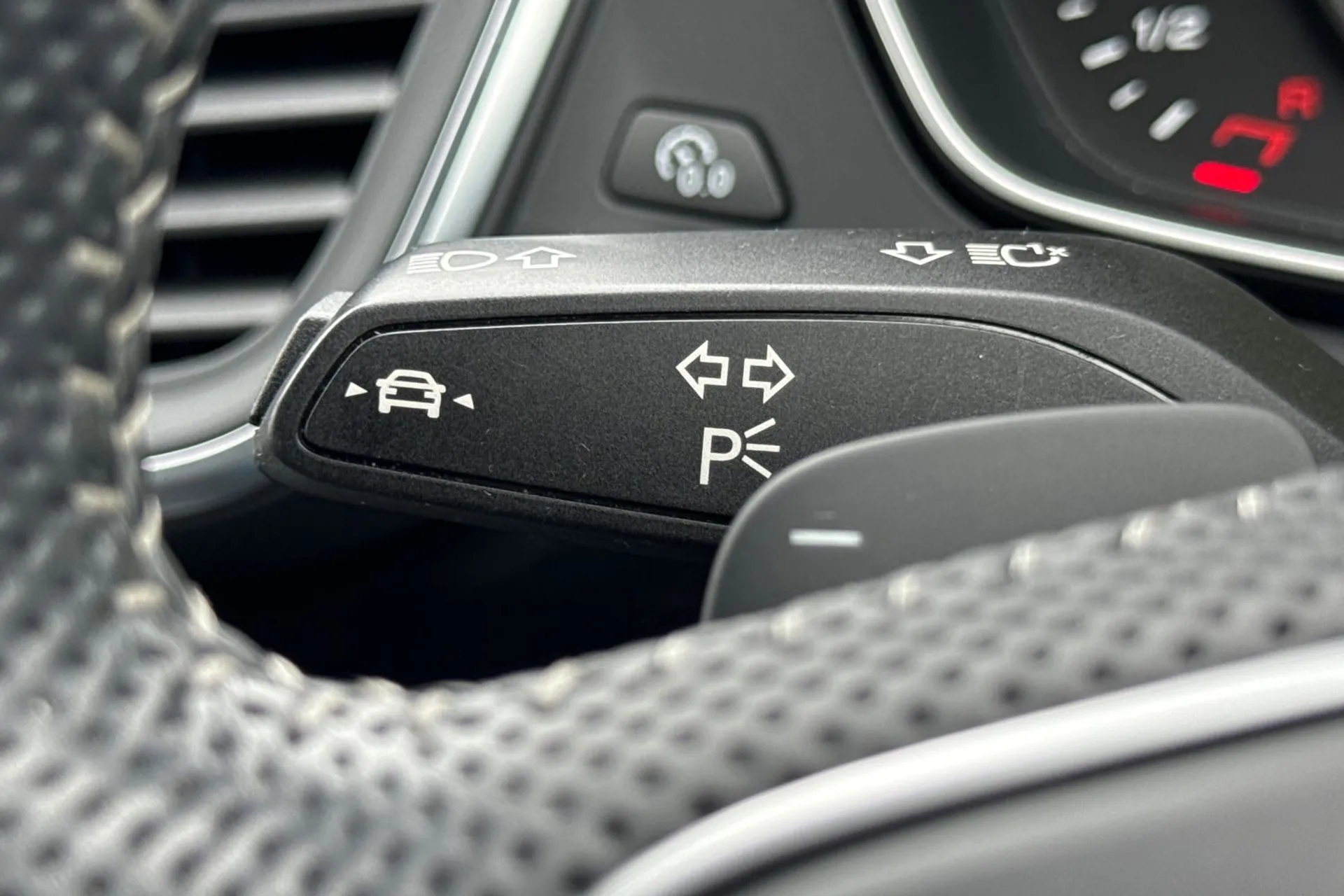 Audi Q5 thumbnail image number 22