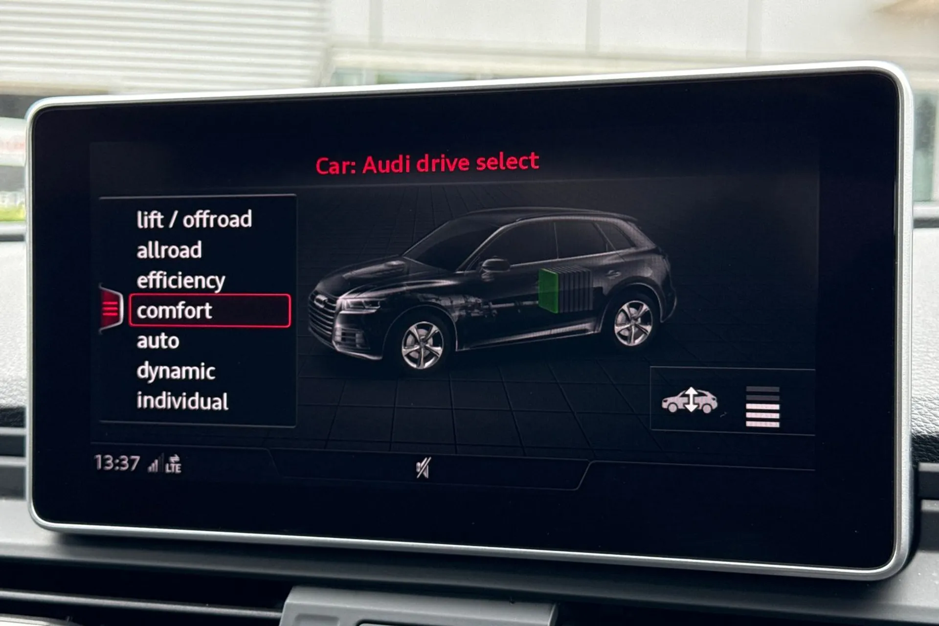 Audi Q5 thumbnail image number 13