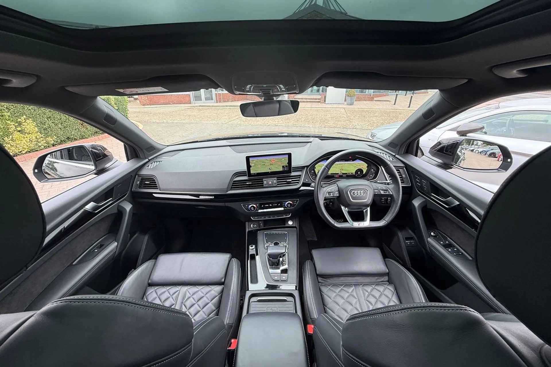 Audi Q5 thumbnail image number 3