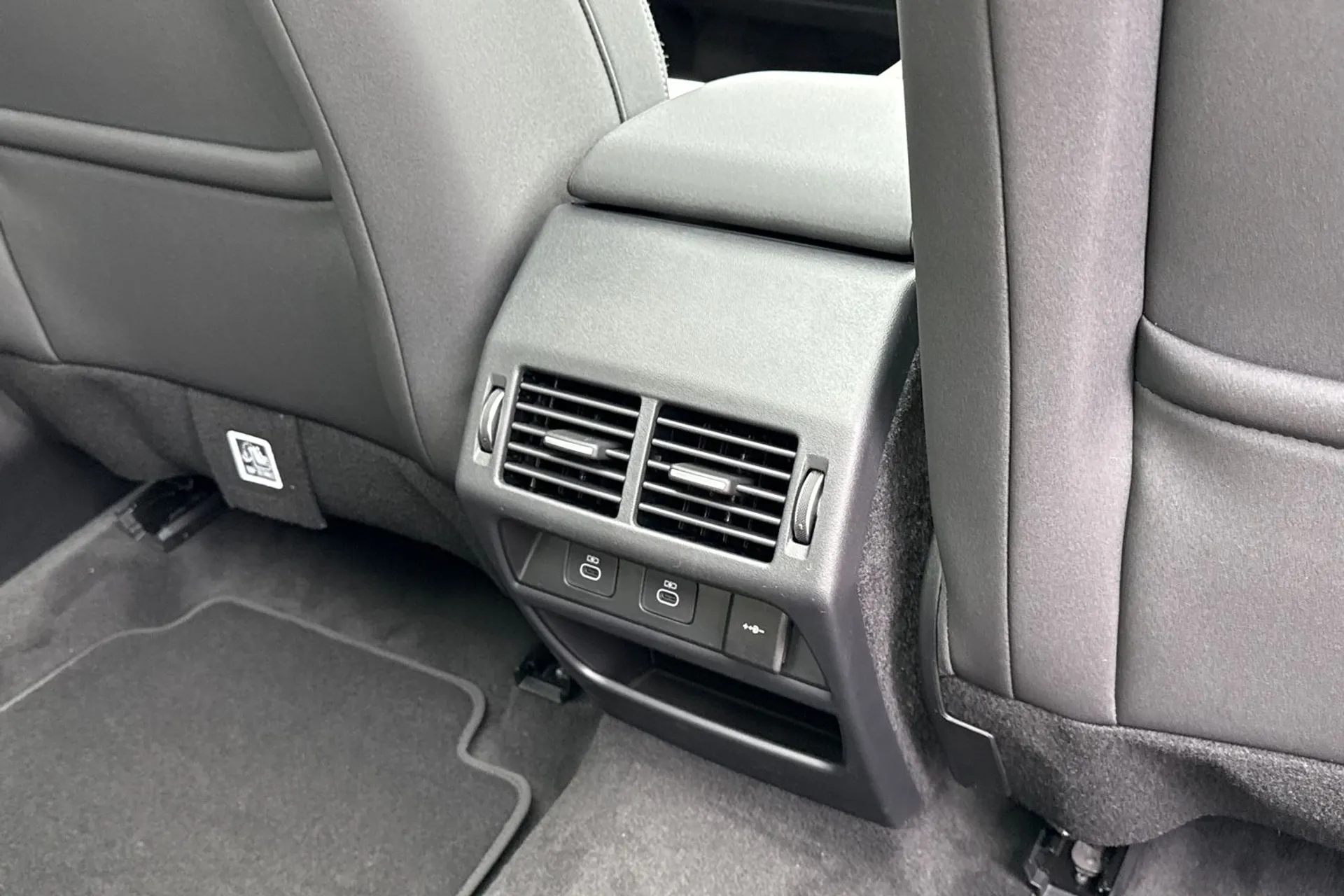 LAND ROVER DISCOVERY SPORT thumbnail image number 39