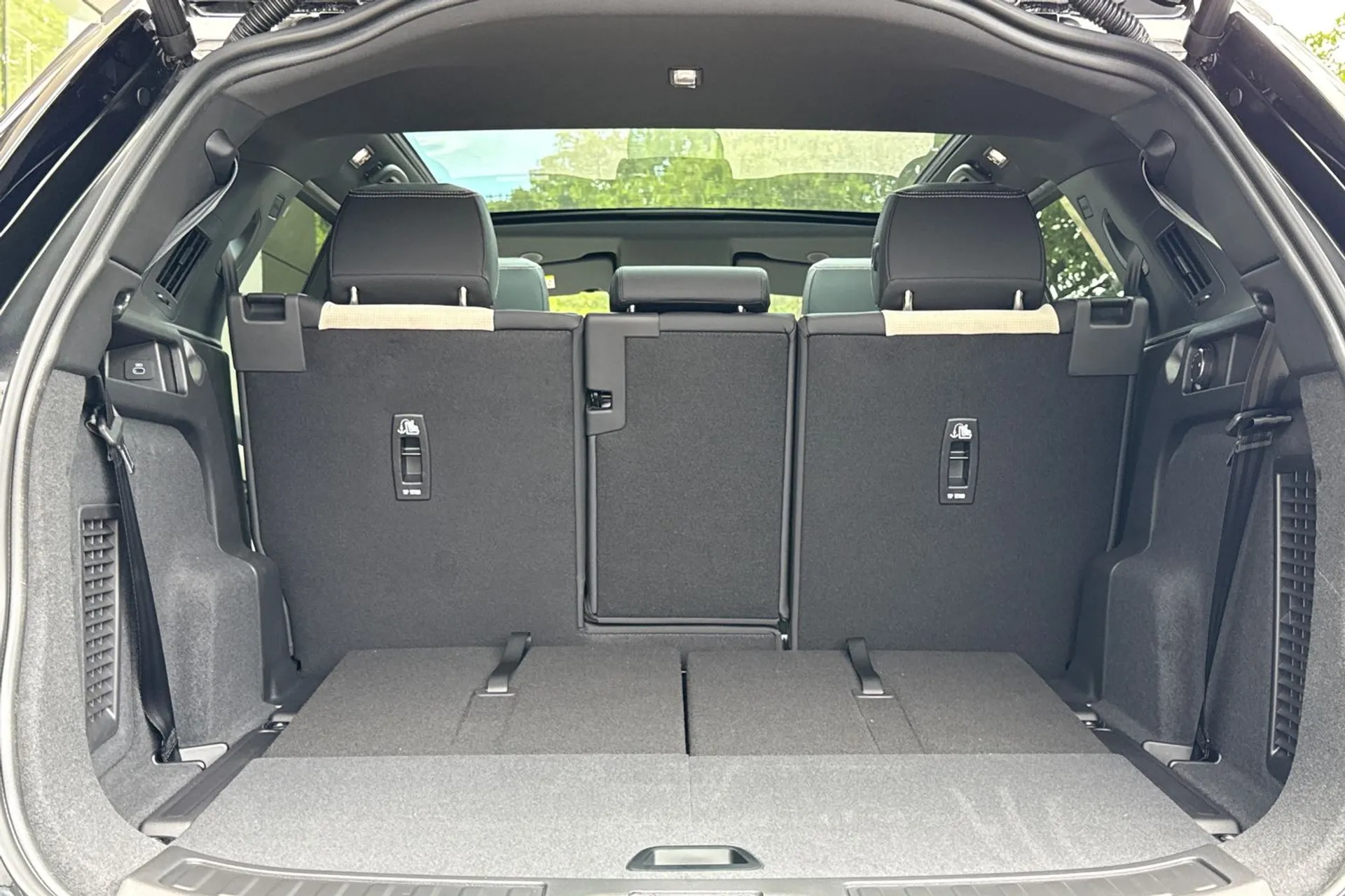 LAND ROVER DISCOVERY SPORT thumbnail image number 32