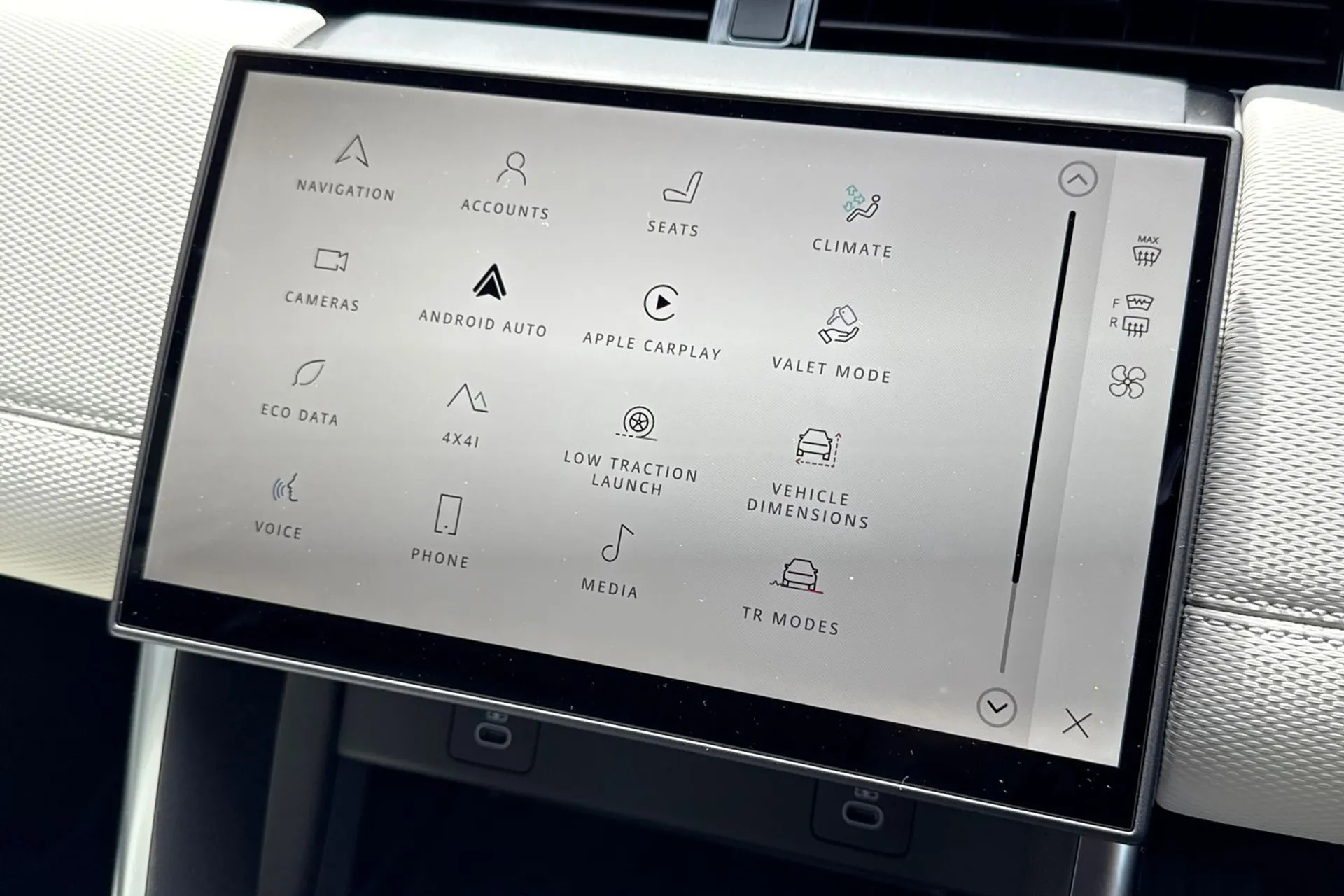 LAND ROVER DISCOVERY SPORT thumbnail image number 26