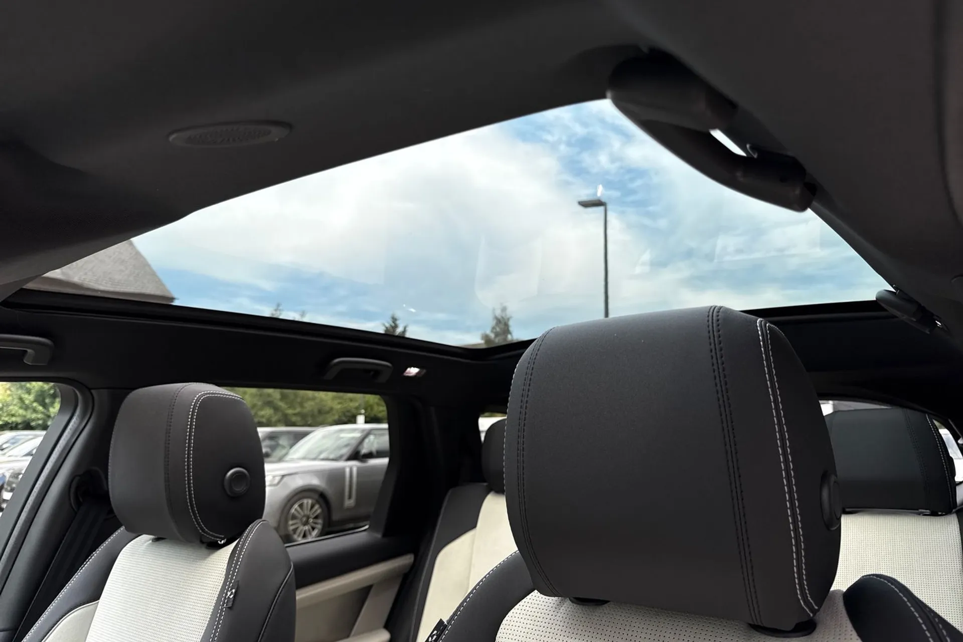 LAND ROVER DISCOVERY SPORT thumbnail image number 4