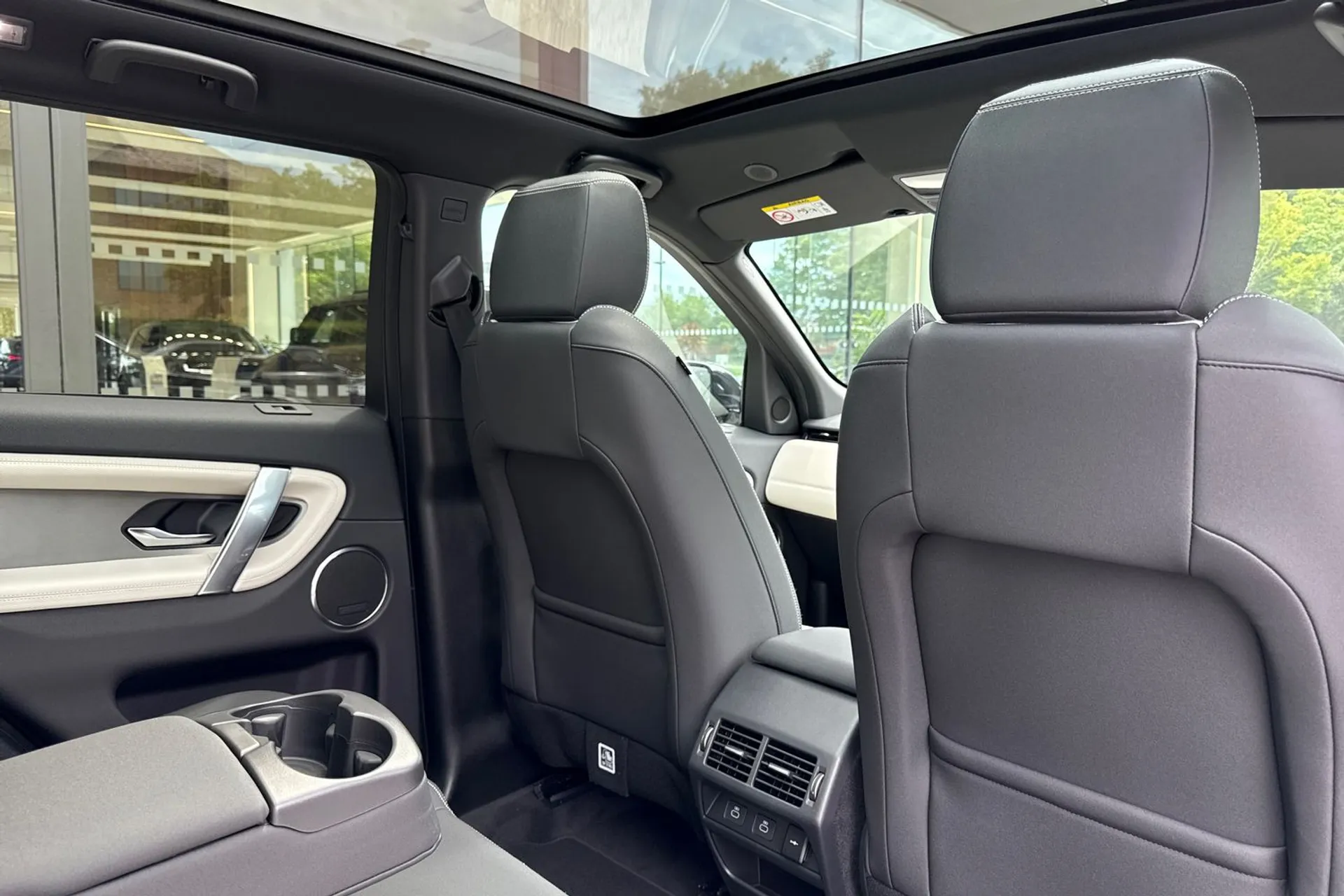 LAND ROVER DISCOVERY SPORT thumbnail image number 38