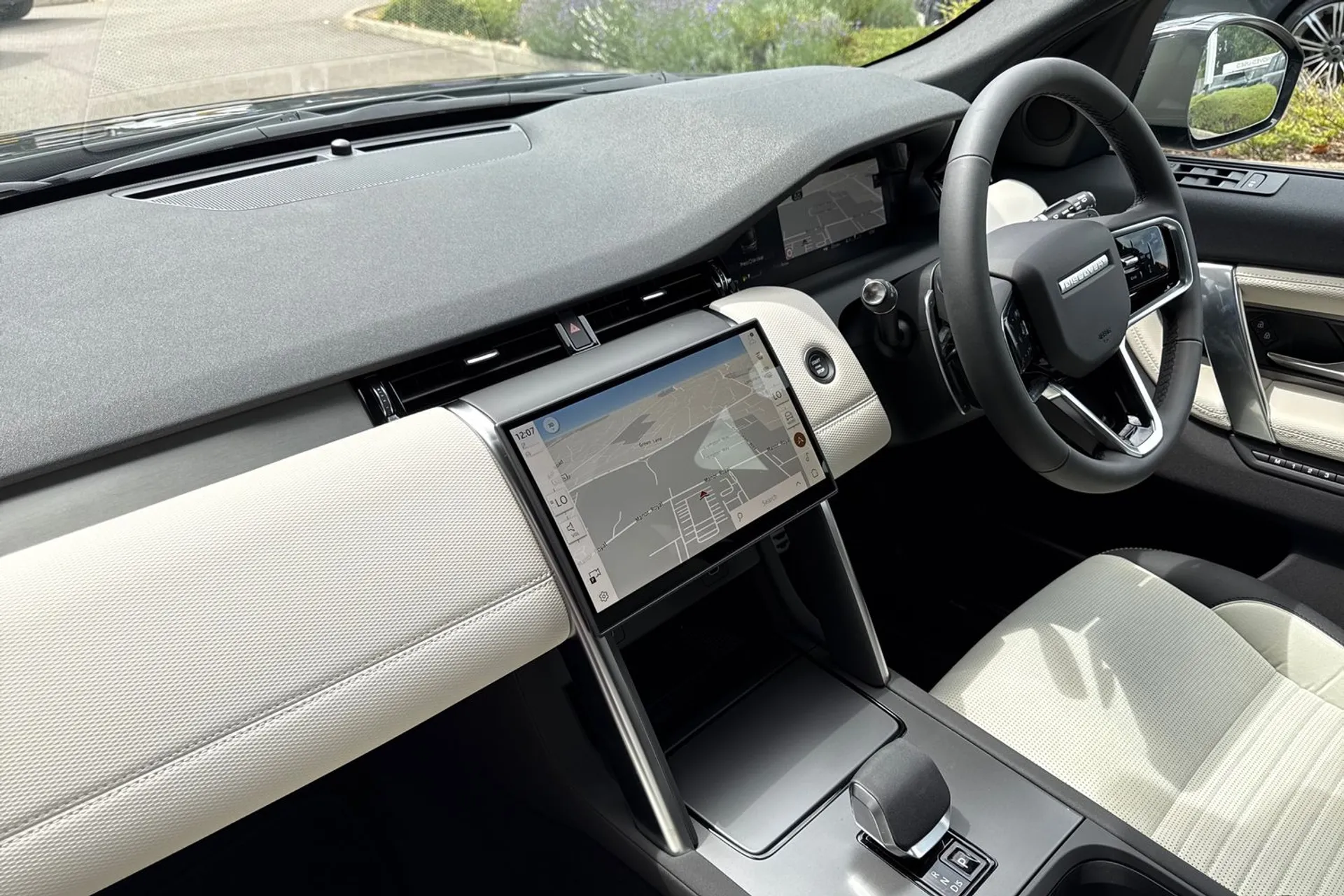 LAND ROVER DISCOVERY SPORT thumbnail image number 45