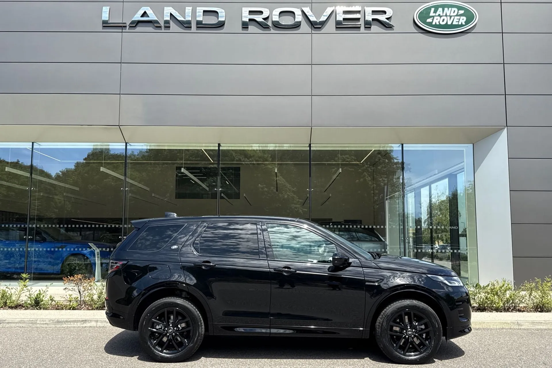 LAND ROVER DISCOVERY SPORT thumbnail image number 2