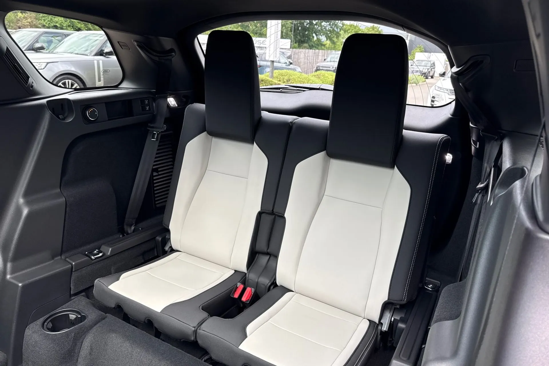 LAND ROVER DISCOVERY SPORT thumbnail image number 42