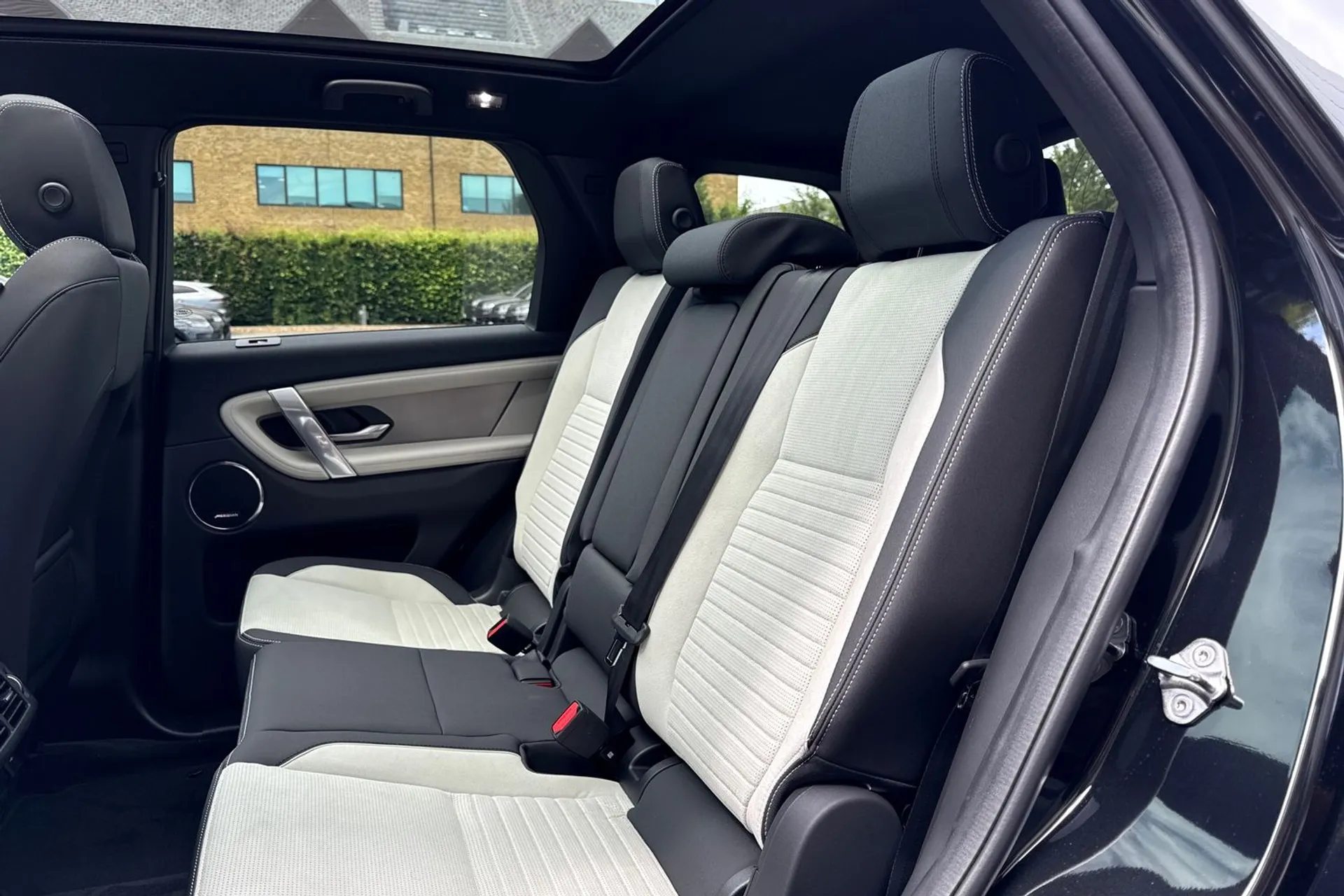 LAND ROVER DISCOVERY SPORT thumbnail image number 41
