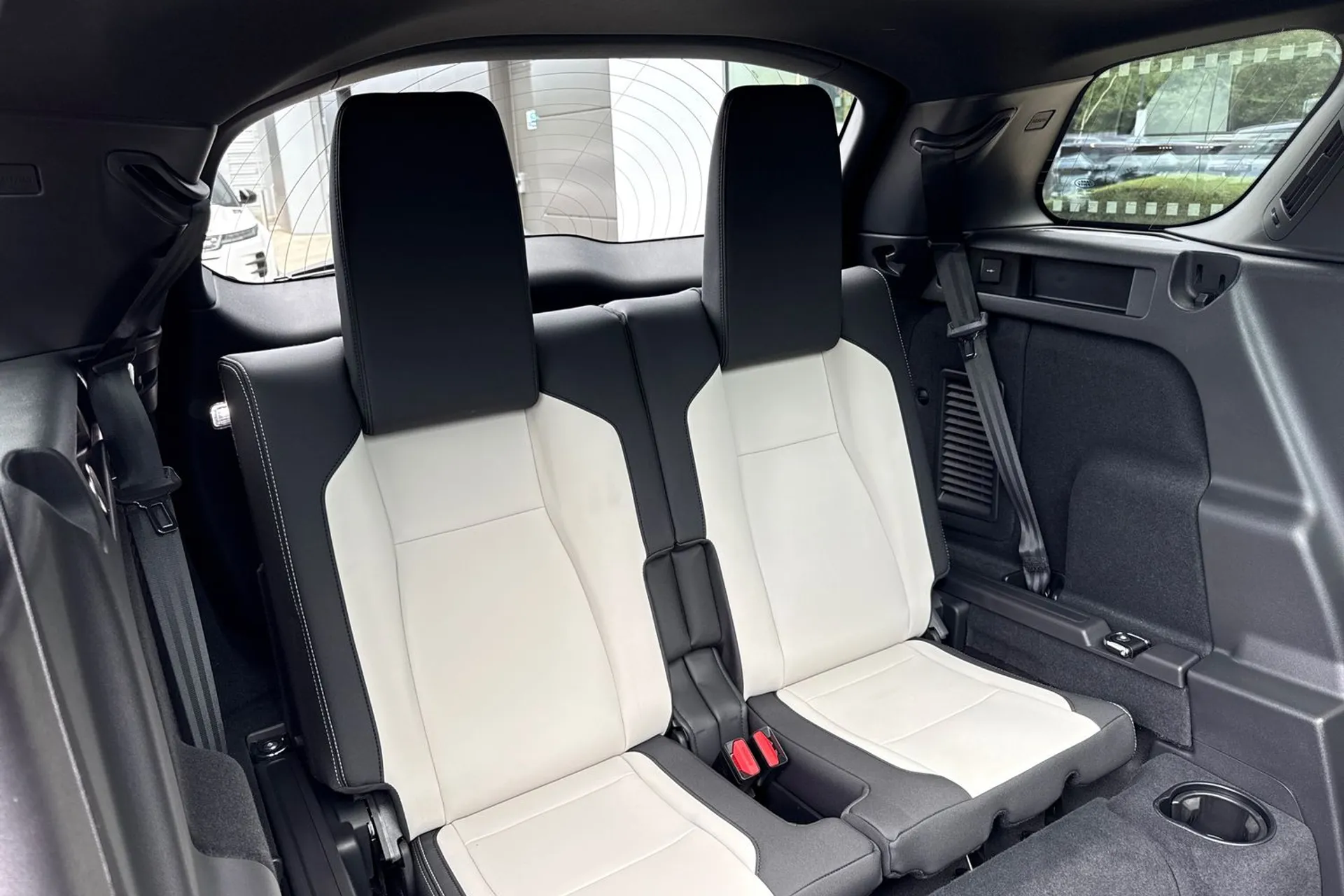 LAND ROVER DISCOVERY SPORT thumbnail image number 37