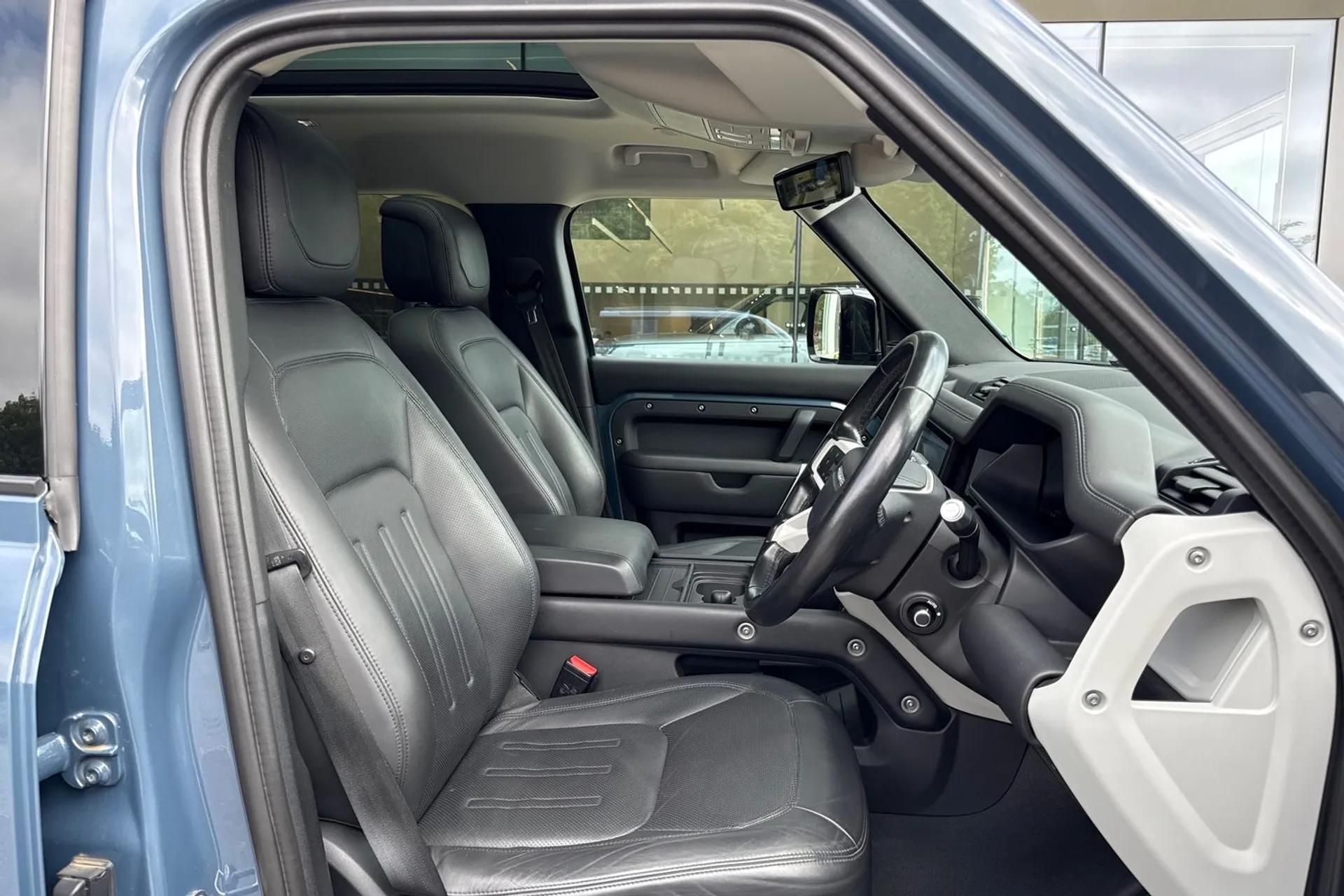 LAND ROVER DEFENDER thumbnail image number 42