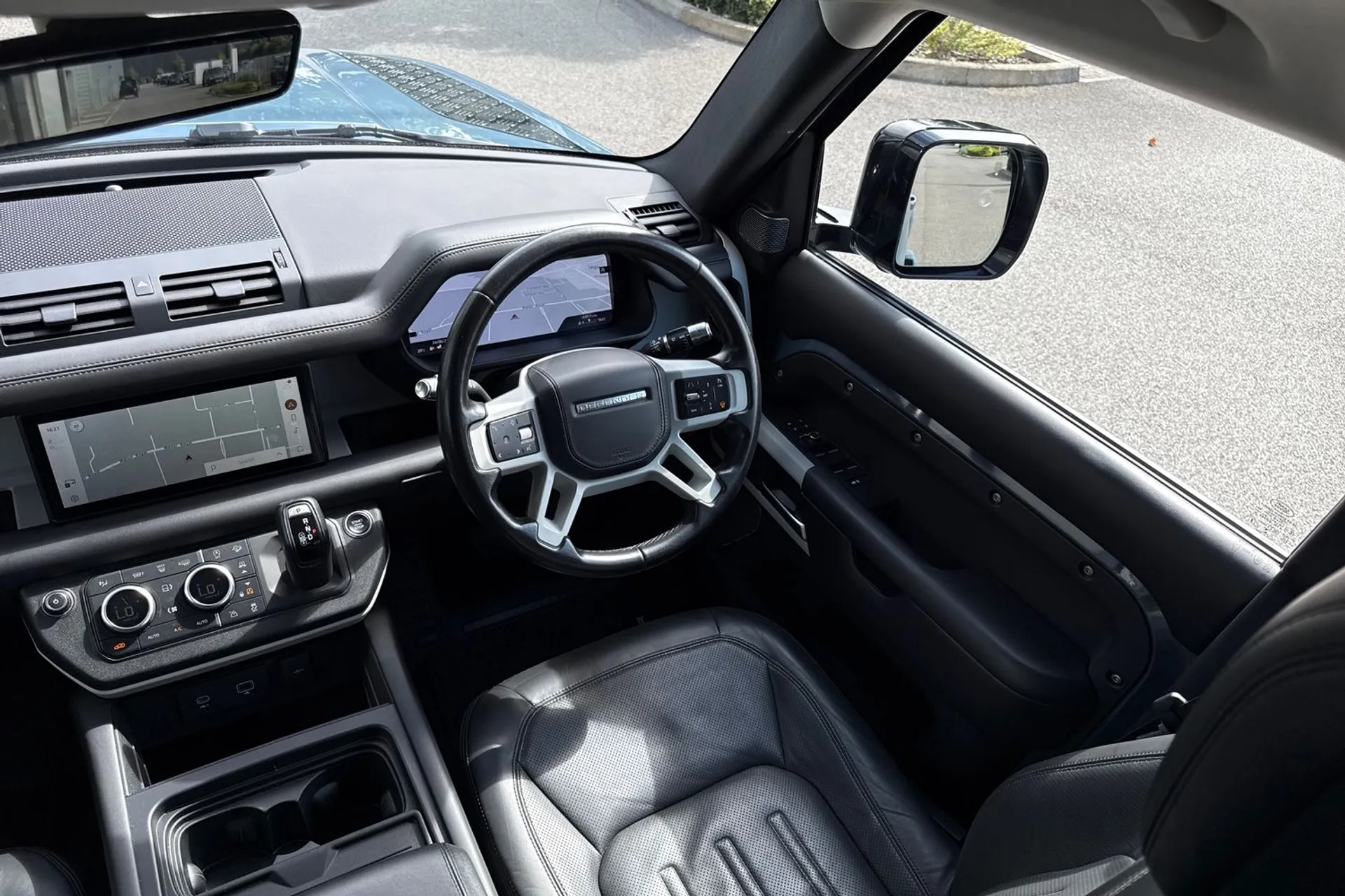 LAND ROVER DEFENDER thumbnail image number 32