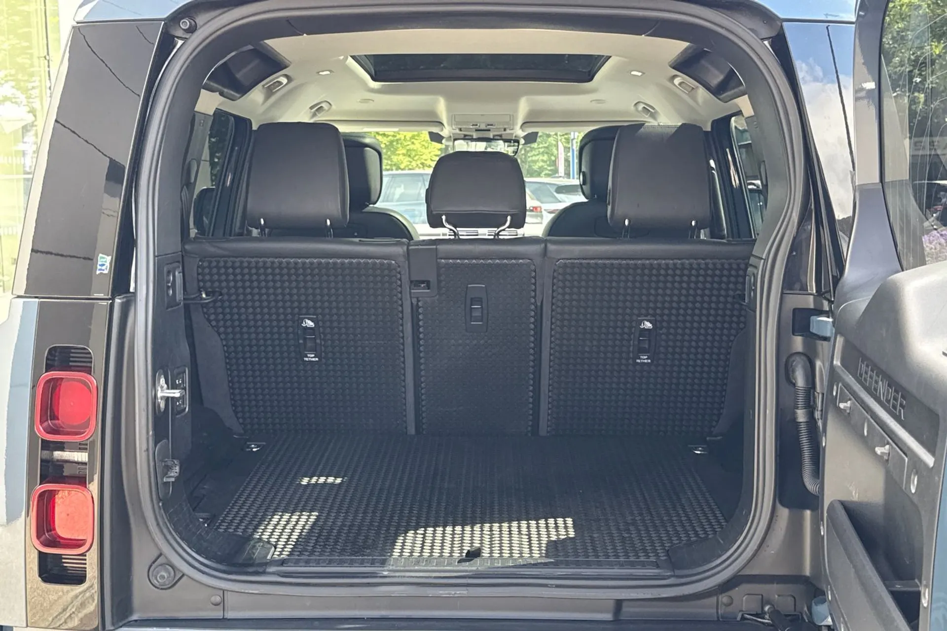 LAND ROVER DEFENDER thumbnail image number 34